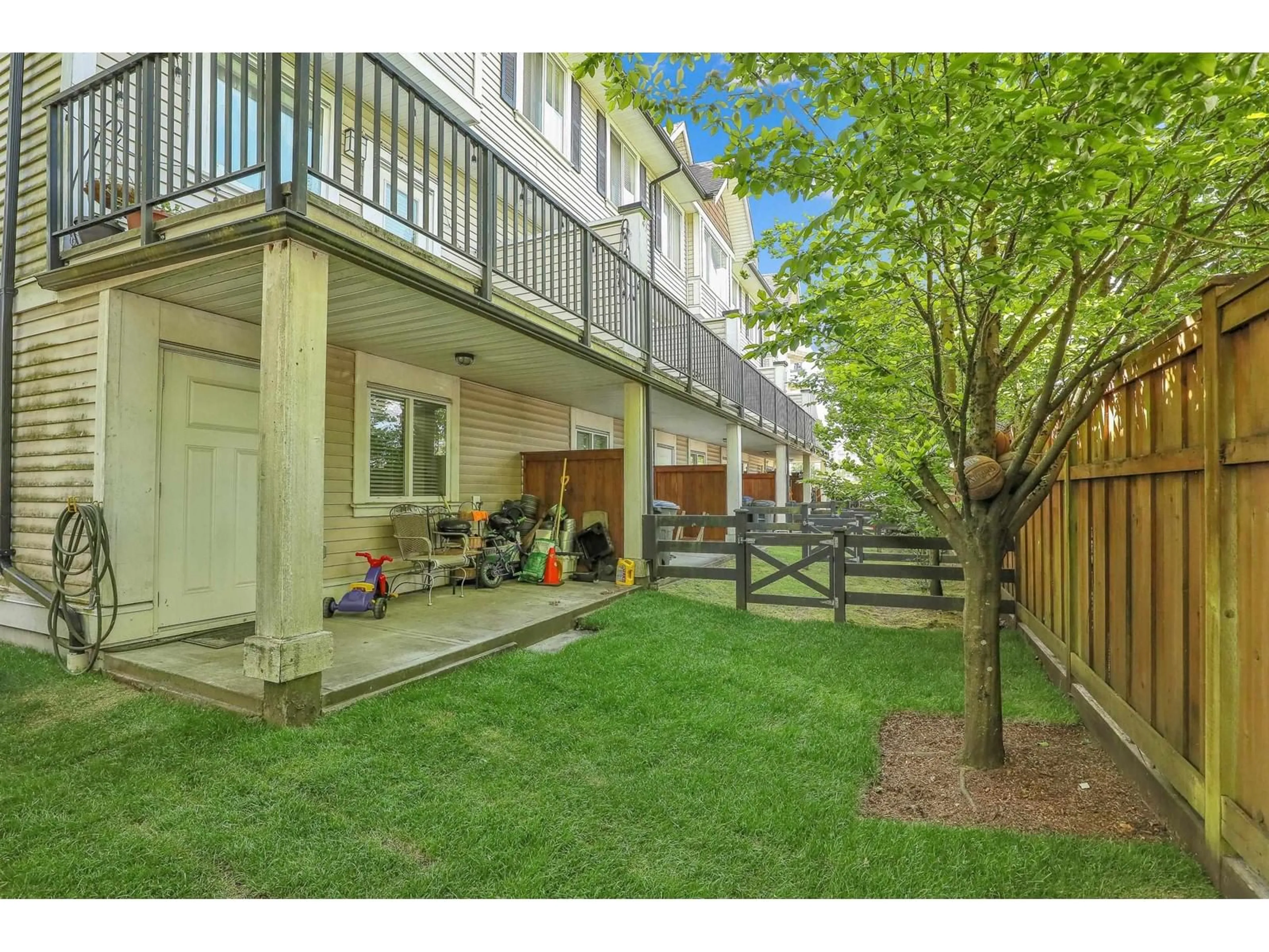 Patio, street for 19 - 8713 158, Surrey British Columbia V4N1G9