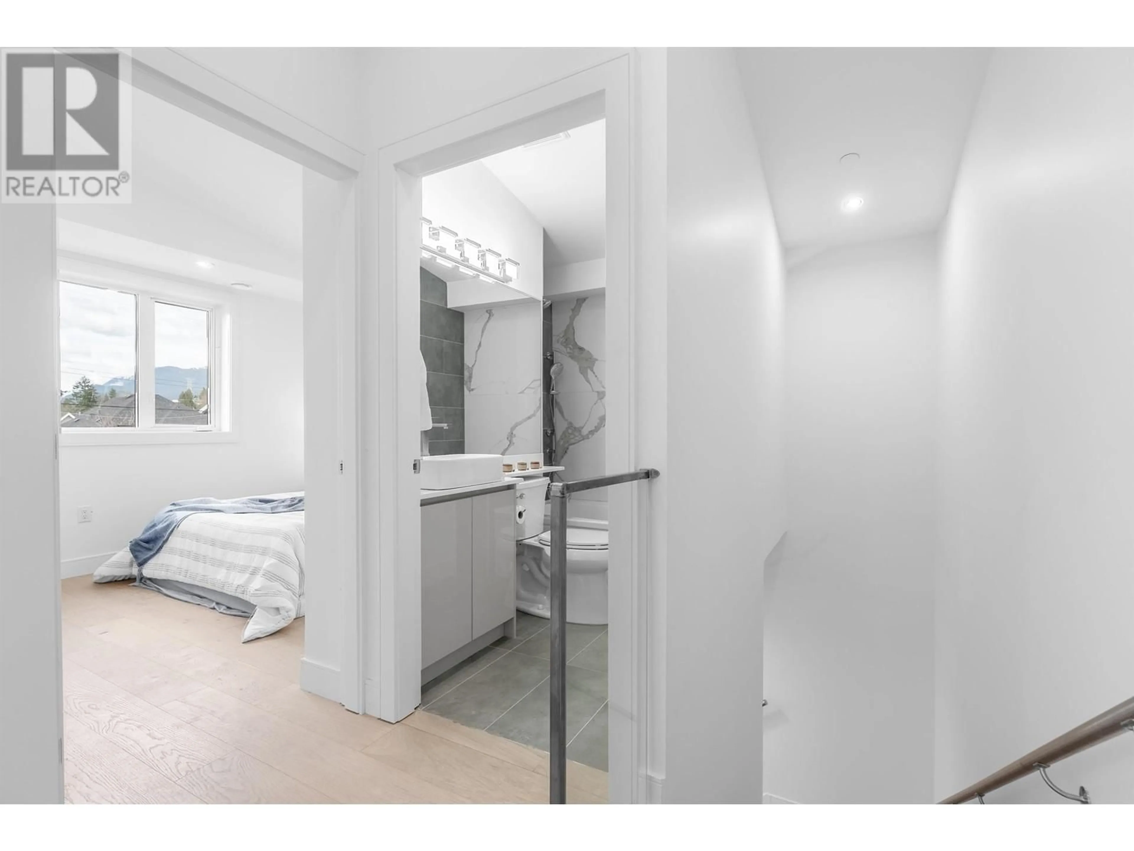 Unknown for 3511 TRIUMPH STREET, Vancouver British Columbia V5K1V2