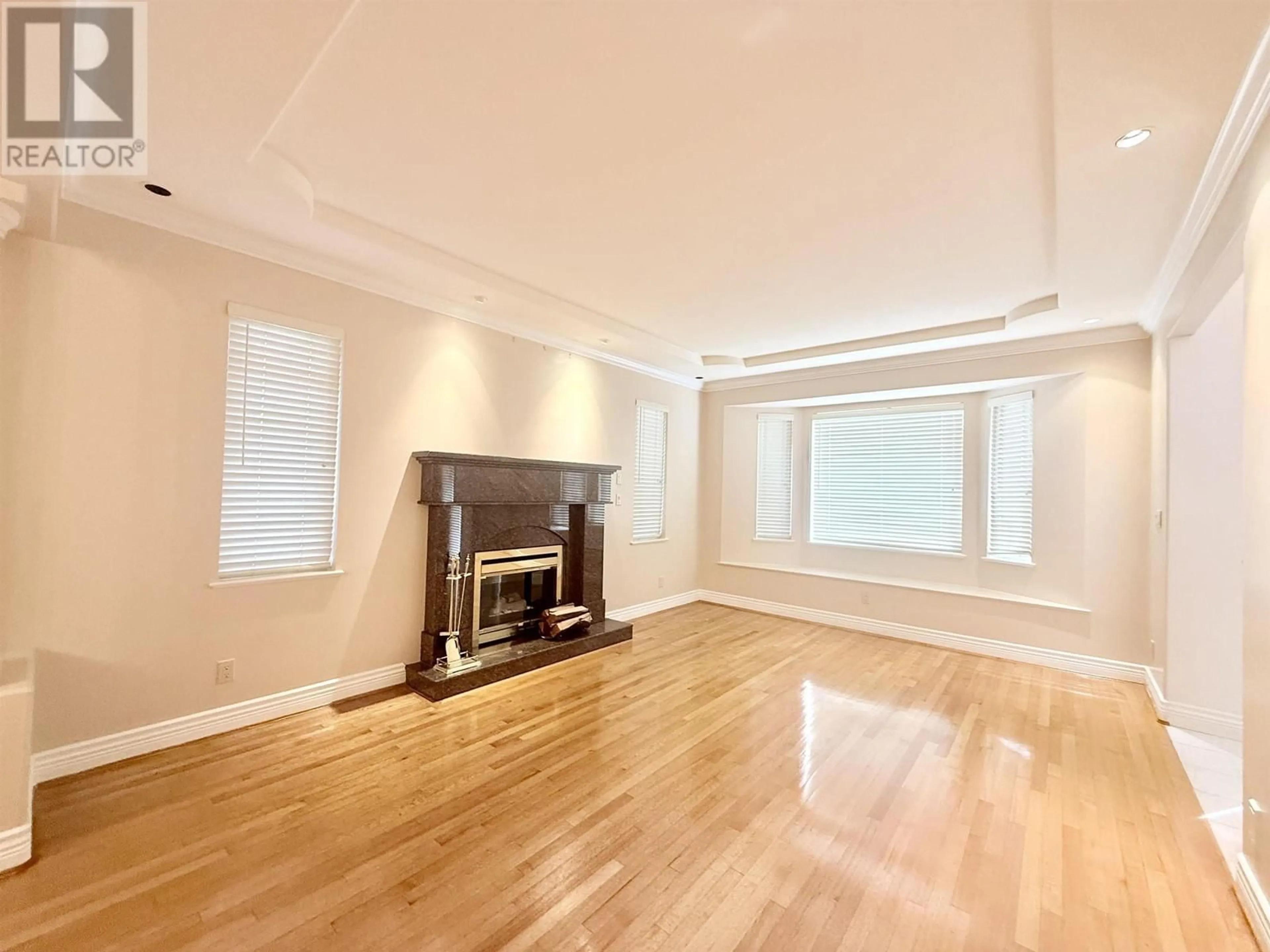 A pic of a room for 733 MACDONALD AVENUE, Burnaby British Columbia V5C6N6