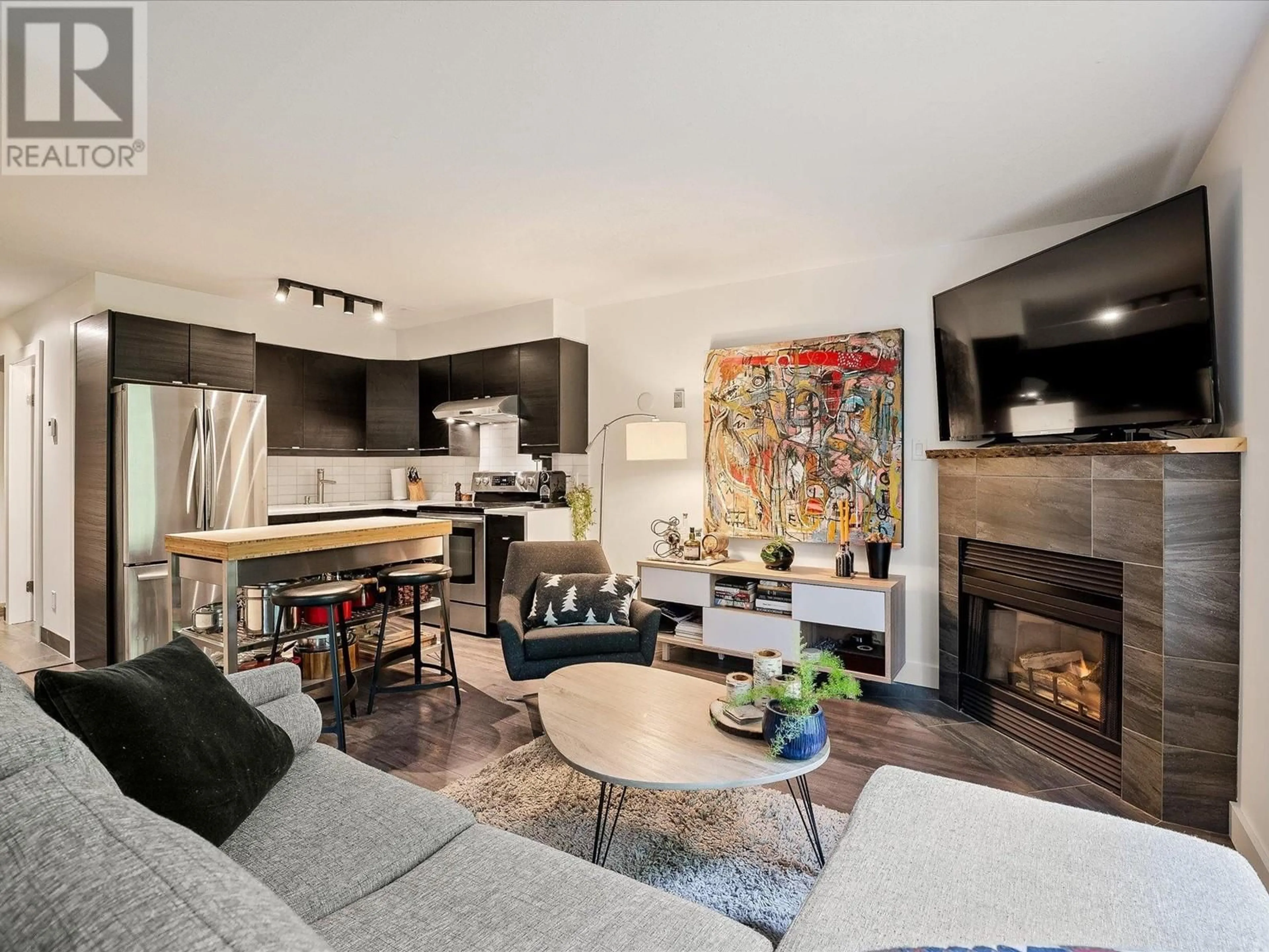 Unknown for 111 - 3070 HILLCREST DRIVE, Whistler British Columbia V8E0V1