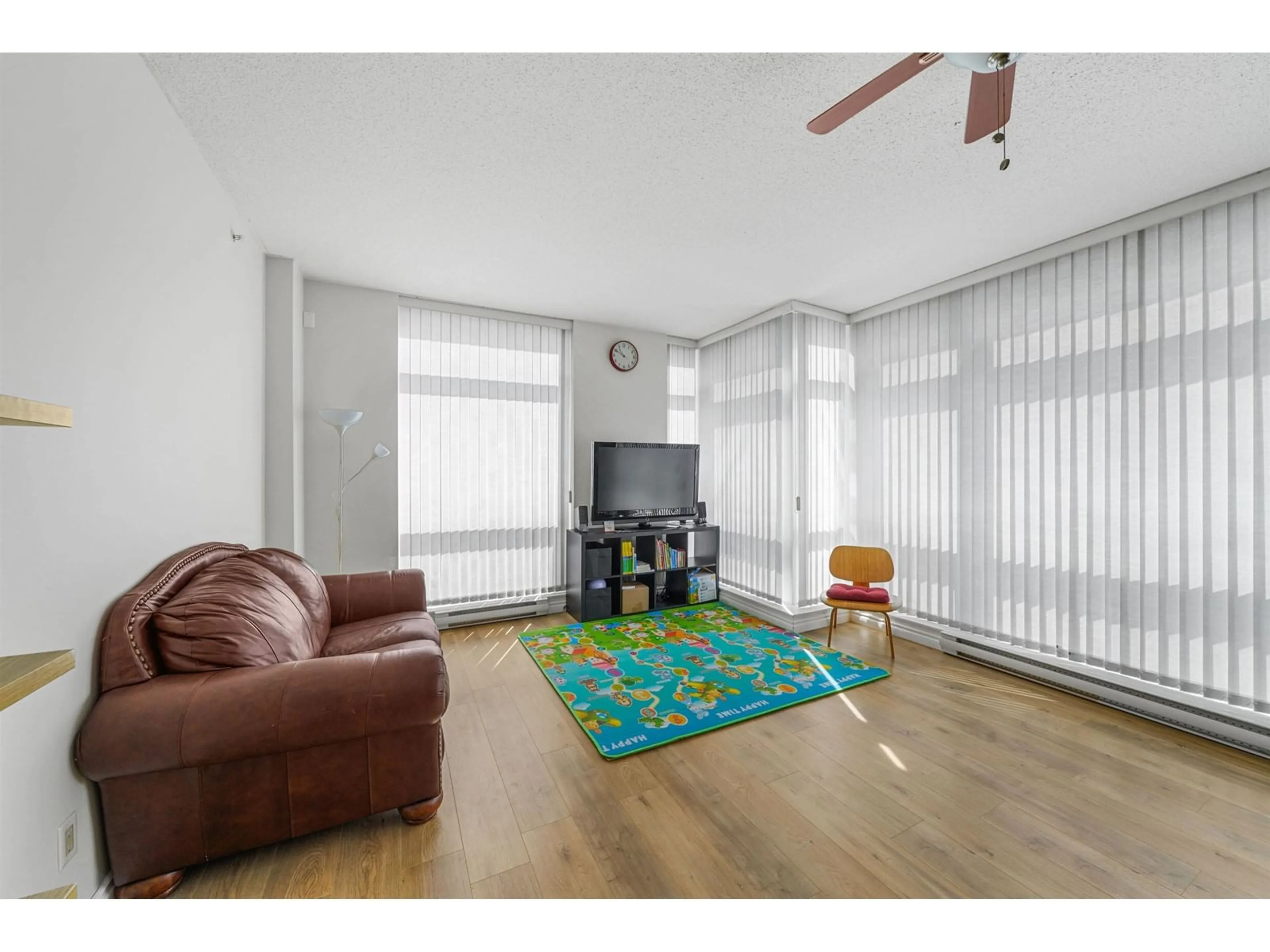 Living room with furniture, unknown for 1404 - 13399 104, Surrey British Columbia V3T0C9
