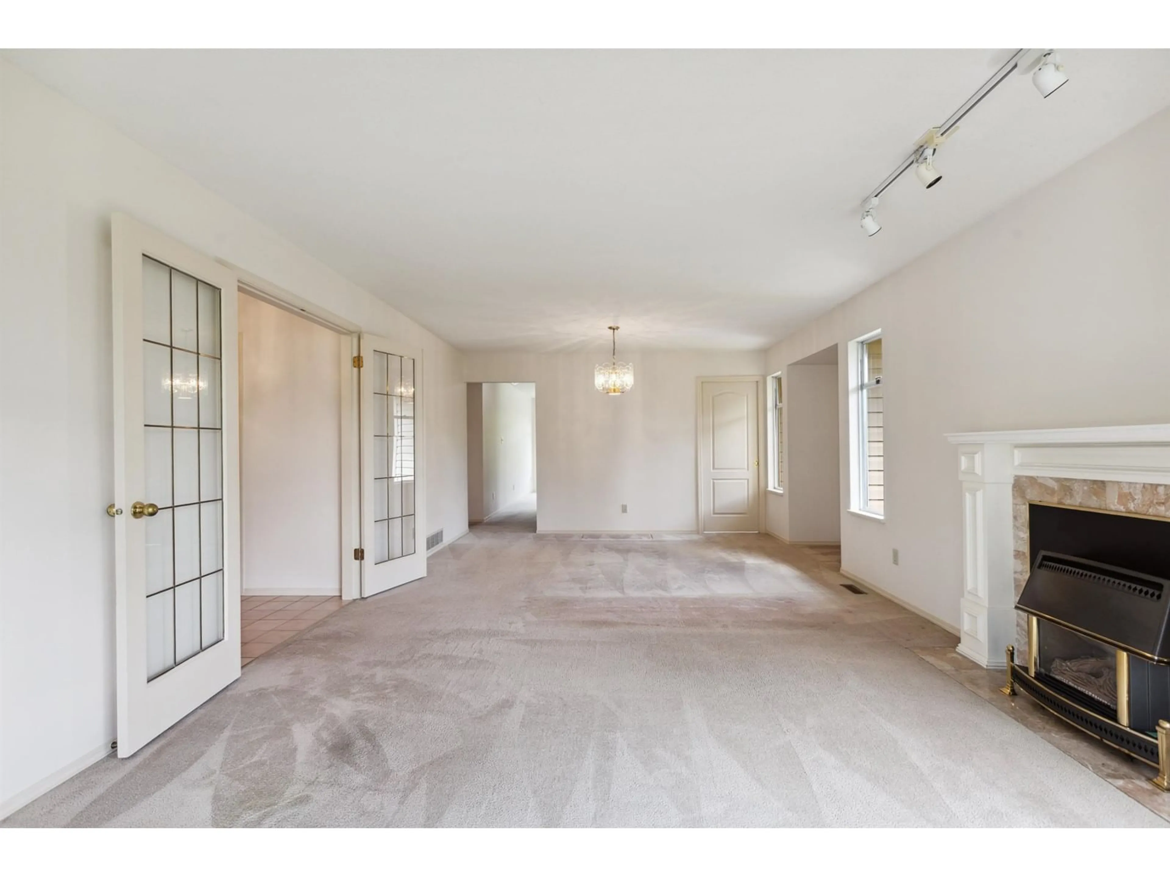 A pic of a room for 14077 17TH, Surrey British Columbia V4A8K4