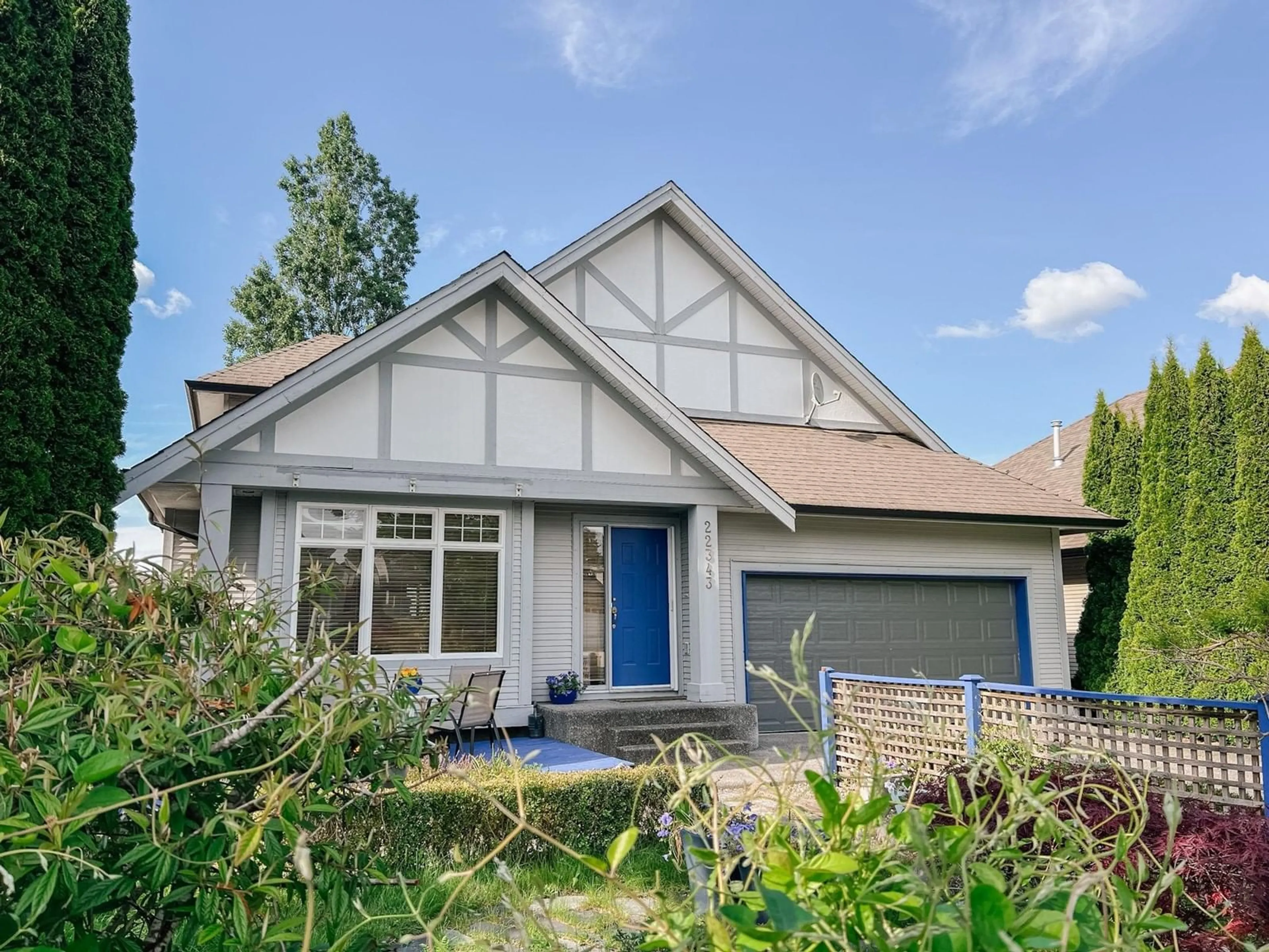 Home with vinyl exterior material, street for 22343 50, Langley British Columbia V2Y2V4