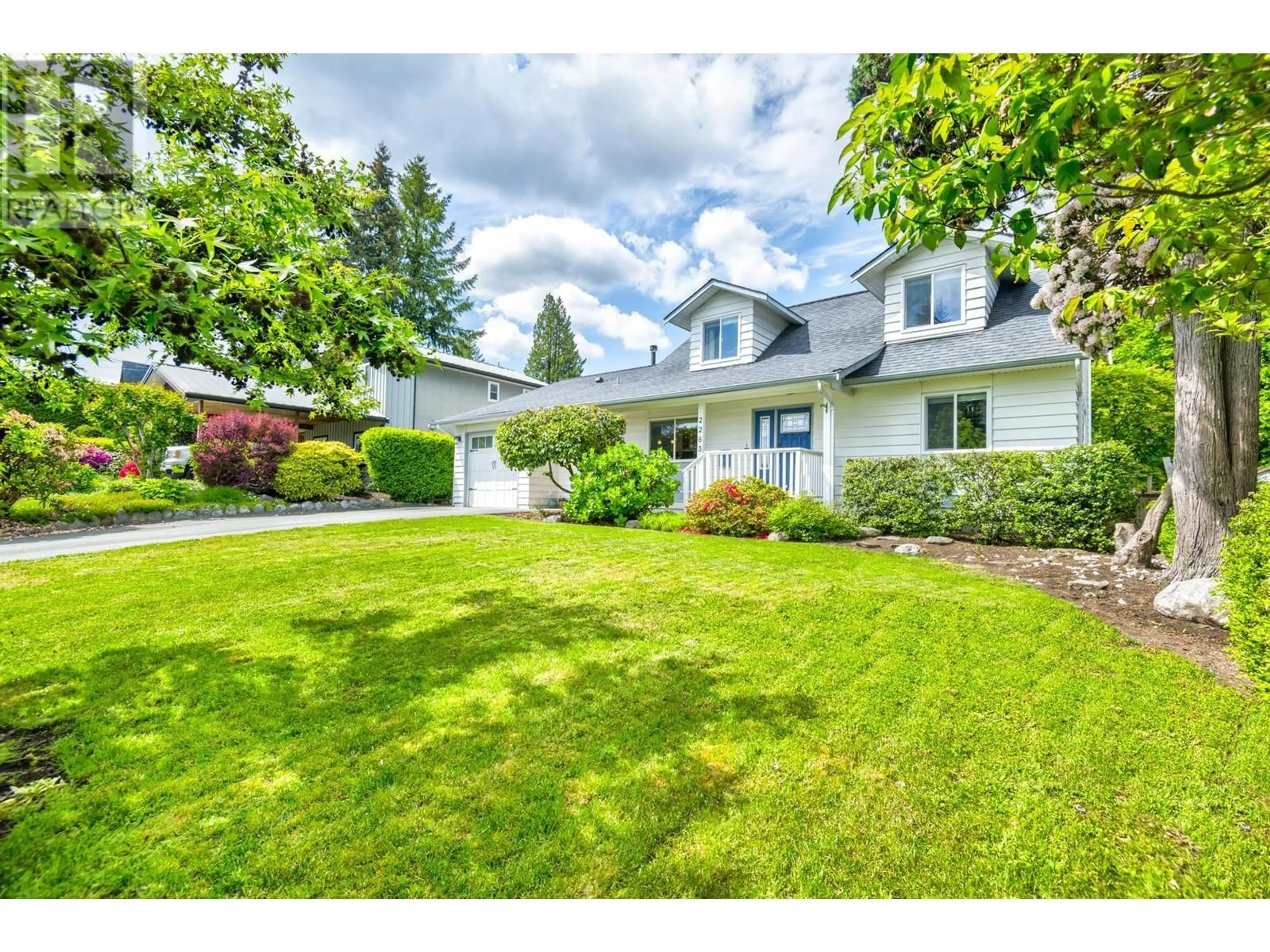 A pic from outside/outdoor area/front of a property/back of a property/a pic from drone, street for 2283 KUGLER AVENUE, Coquitlam British Columbia V3K2S8