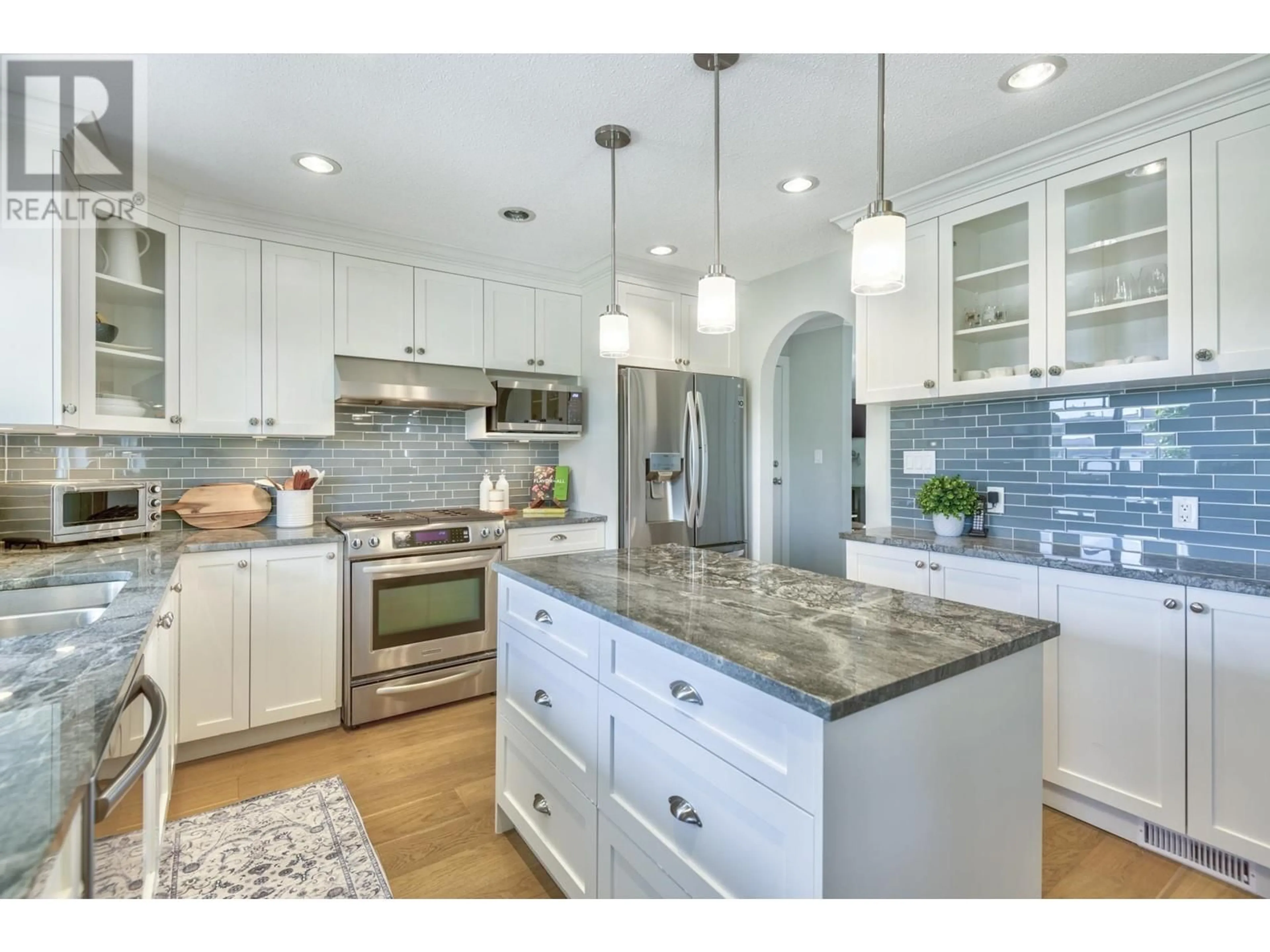 Open concept kitchen, ceramic/tile floor for 2283 KUGLER AVENUE, Coquitlam British Columbia V3K2S8