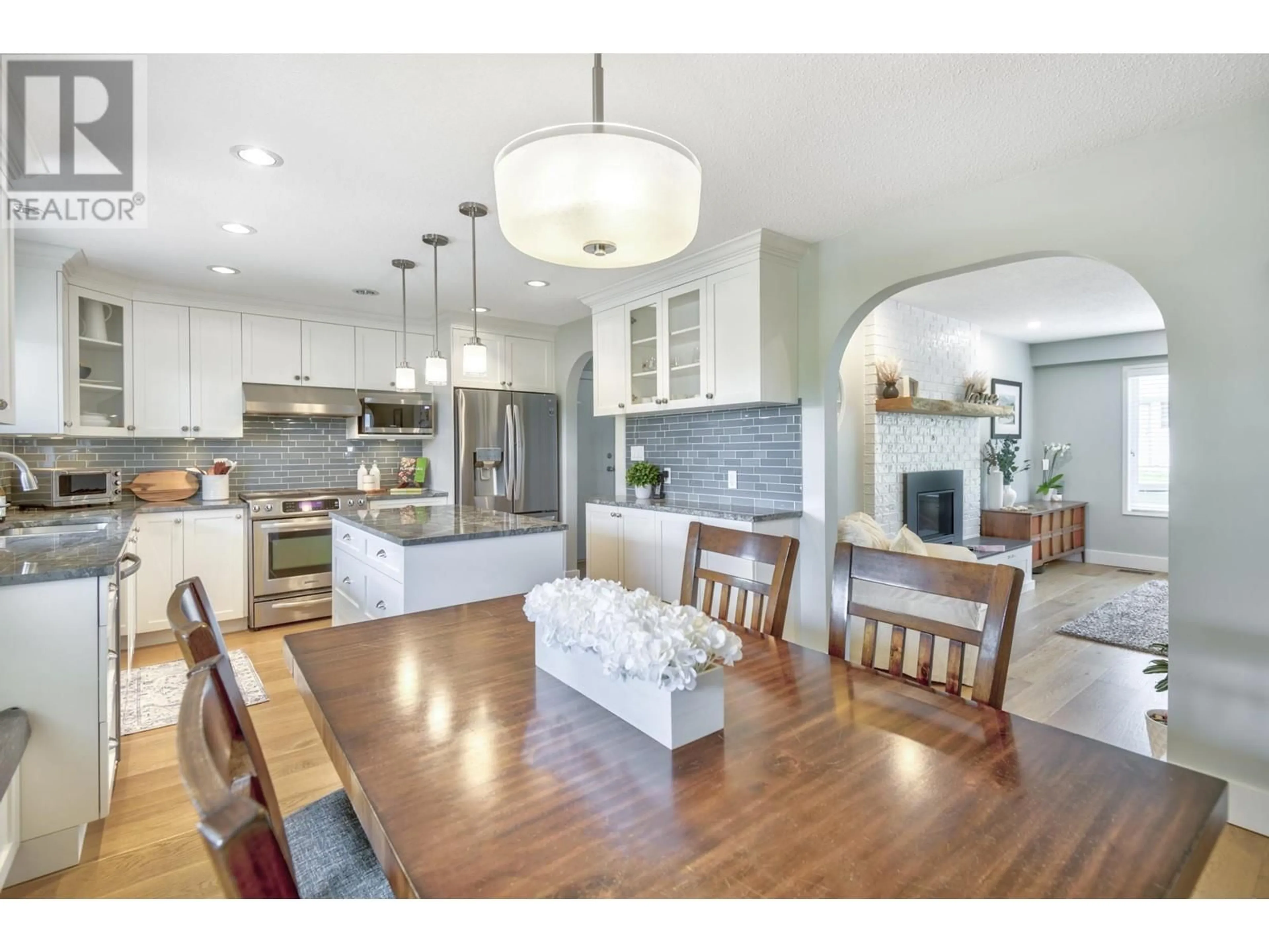 Open concept kitchen, unknown for 2283 KUGLER AVENUE, Coquitlam British Columbia V3K2S8