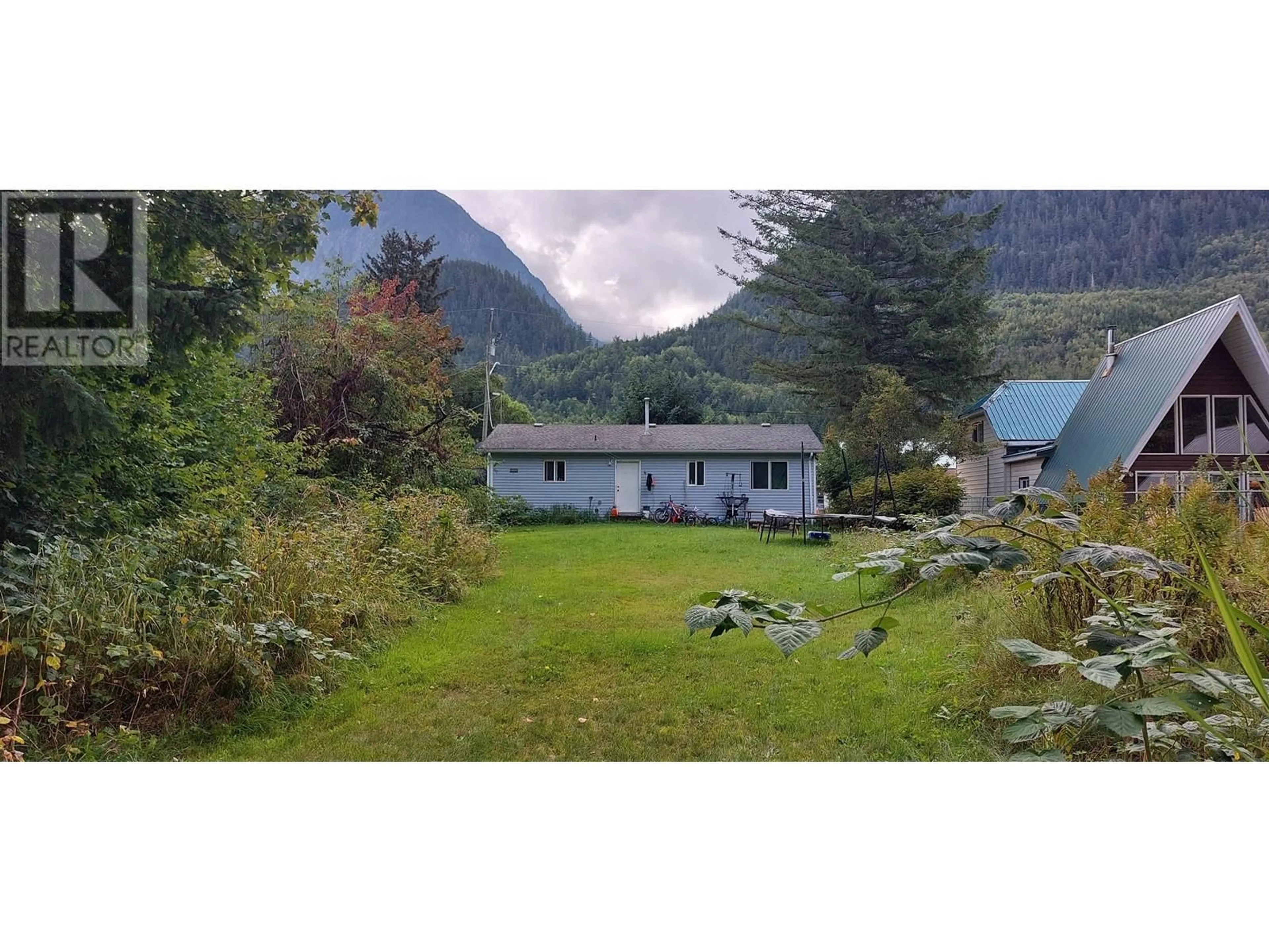 A pic from outside/outdoor area/front of a property/back of a property/a pic from drone, mountain view for 1030 ELCHO STREET, Bella Coola British Columbia V0T1C0
