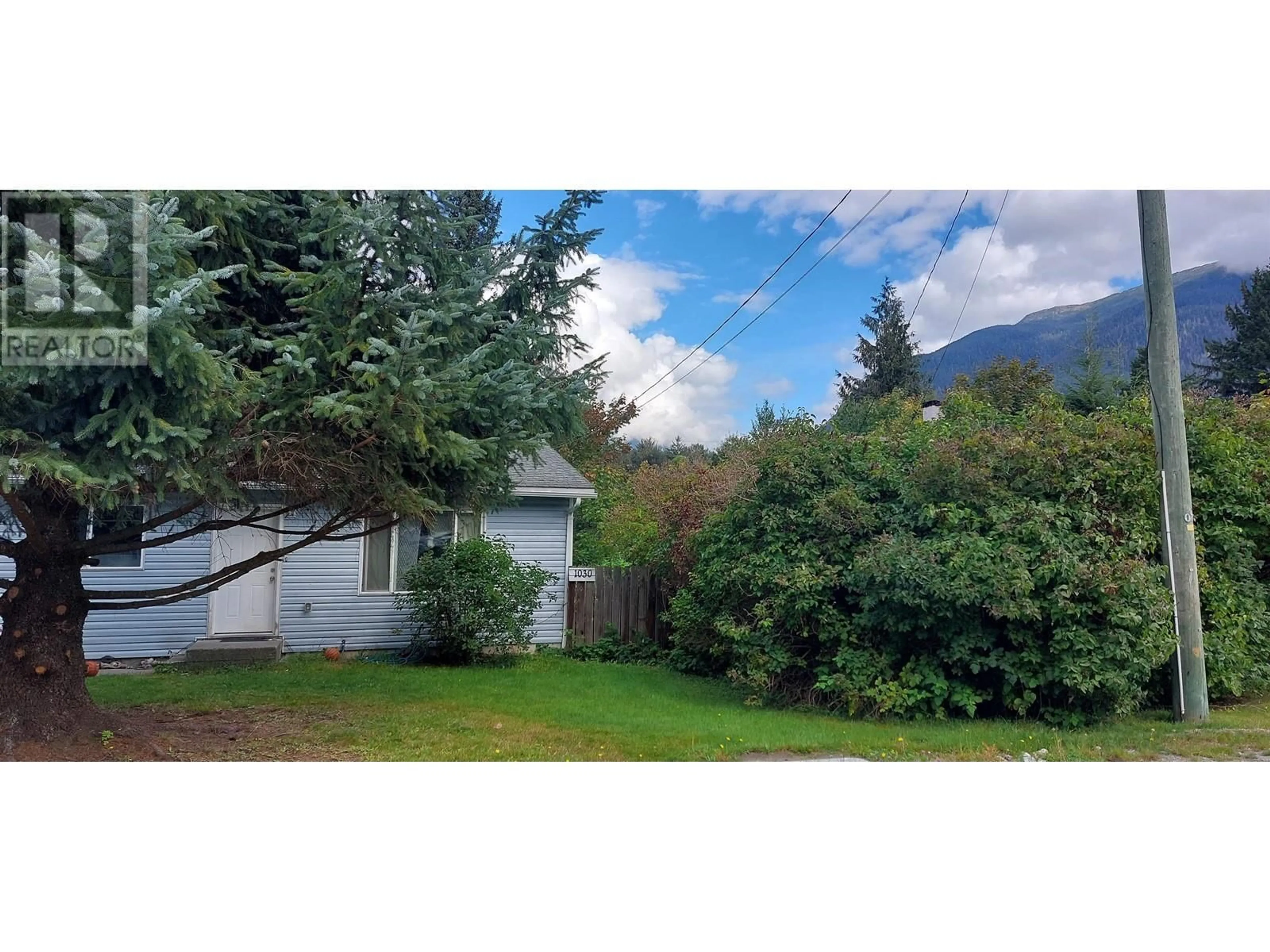 A pic from outside/outdoor area/front of a property/back of a property/a pic from drone, mountain view for 1030 ELCHO STREET, Bella Coola British Columbia V0T1C0