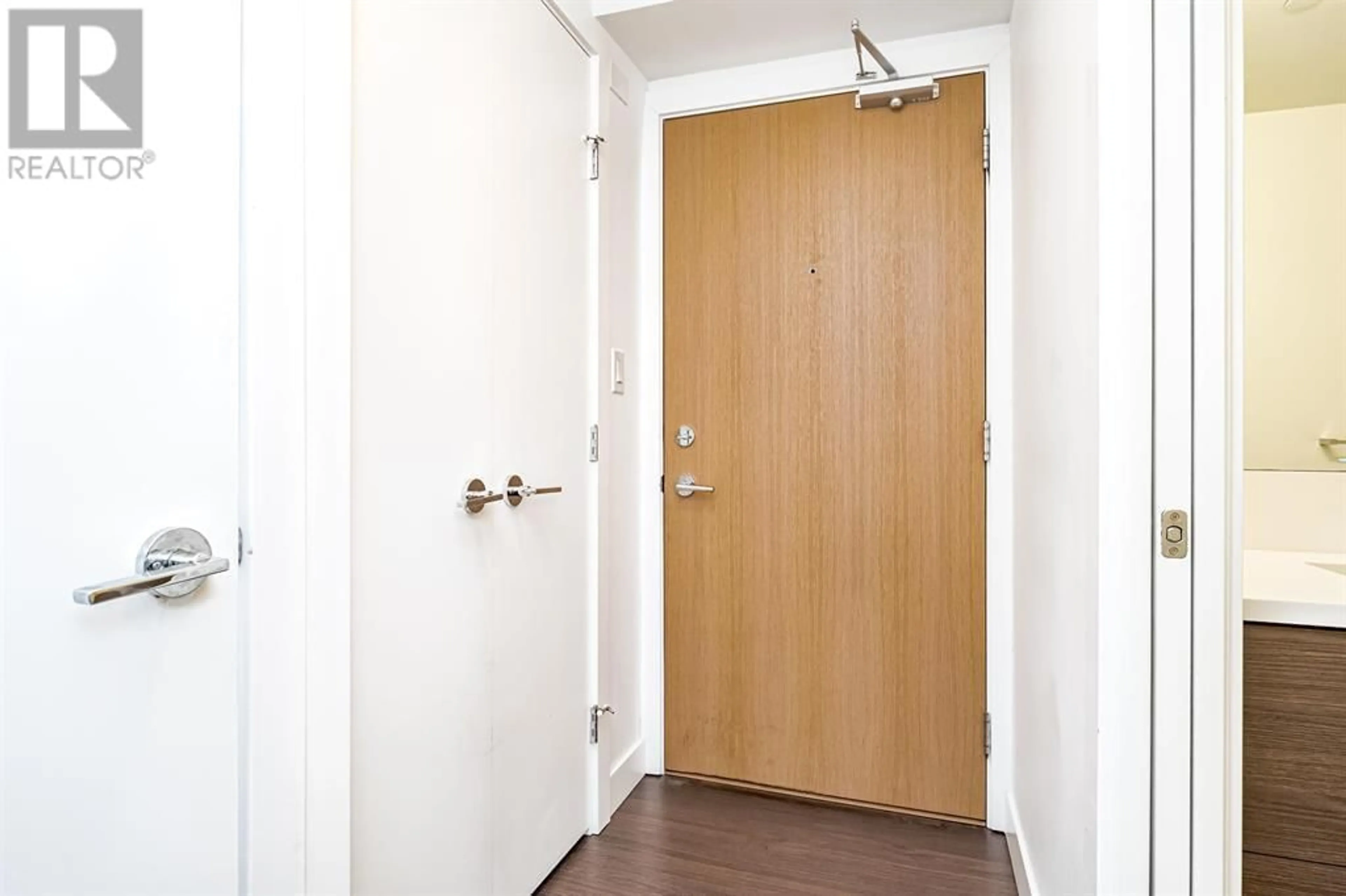 Indoor entryway for 2106 - 8538 RIVER DISTRICT CROSSING, Vancouver British Columbia V5S0C9
