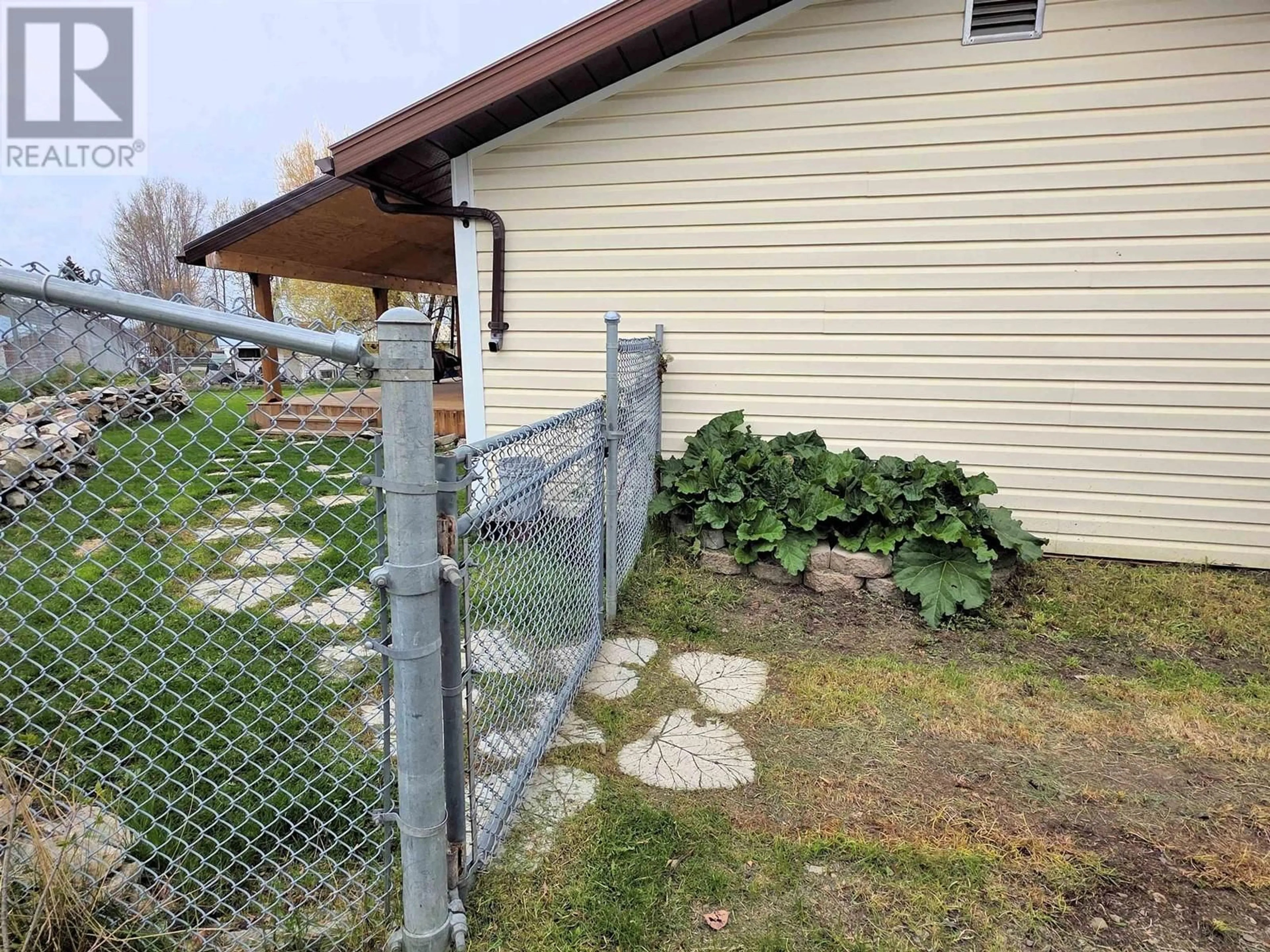 Patio, unknown for 10 MCDONALD AVENUE, Granisle British Columbia V0J1W0