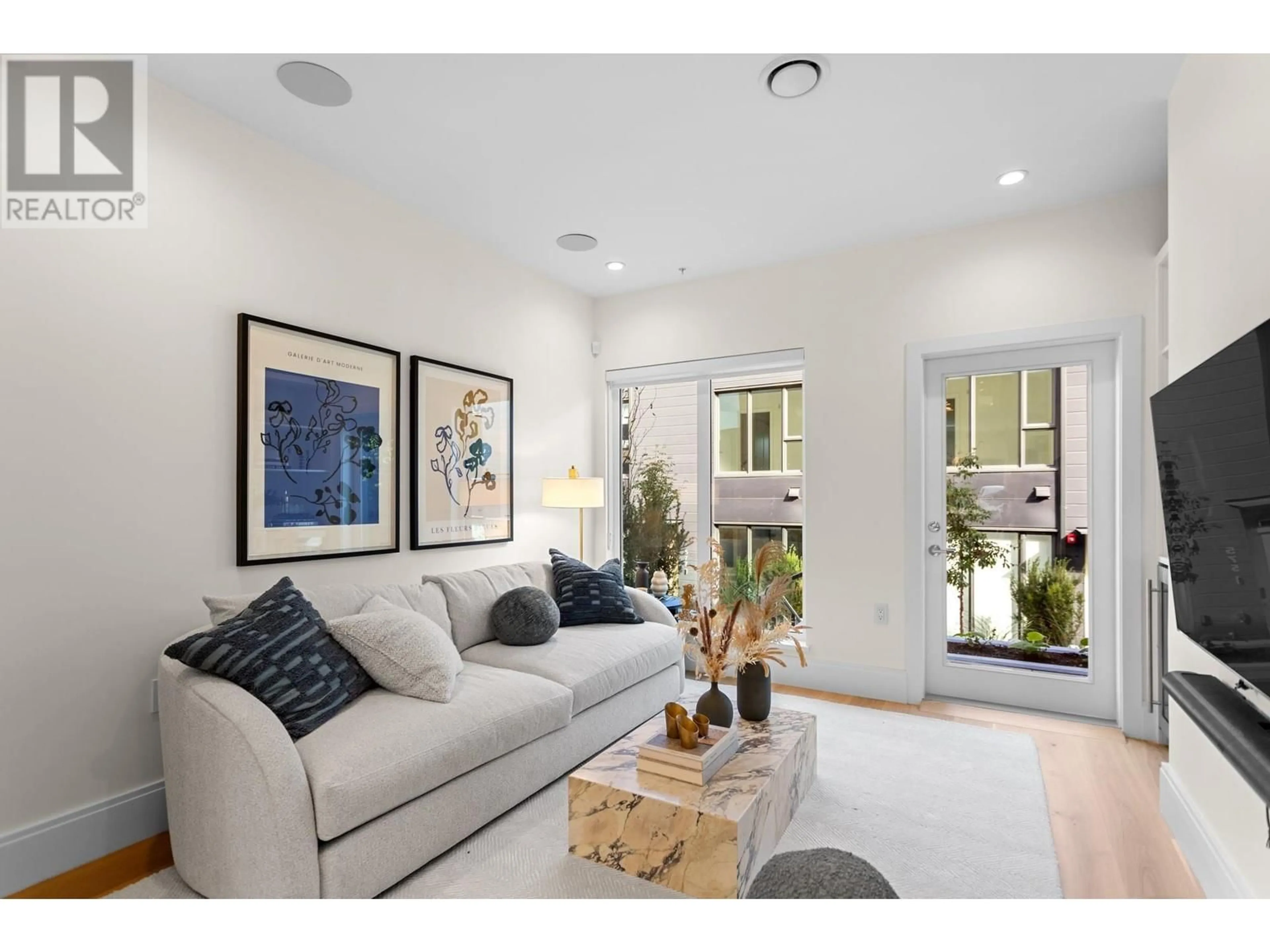 Living room with furniture, unknown for 585 26TH AVENUE, Vancouver British Columbia V5Z2E4
