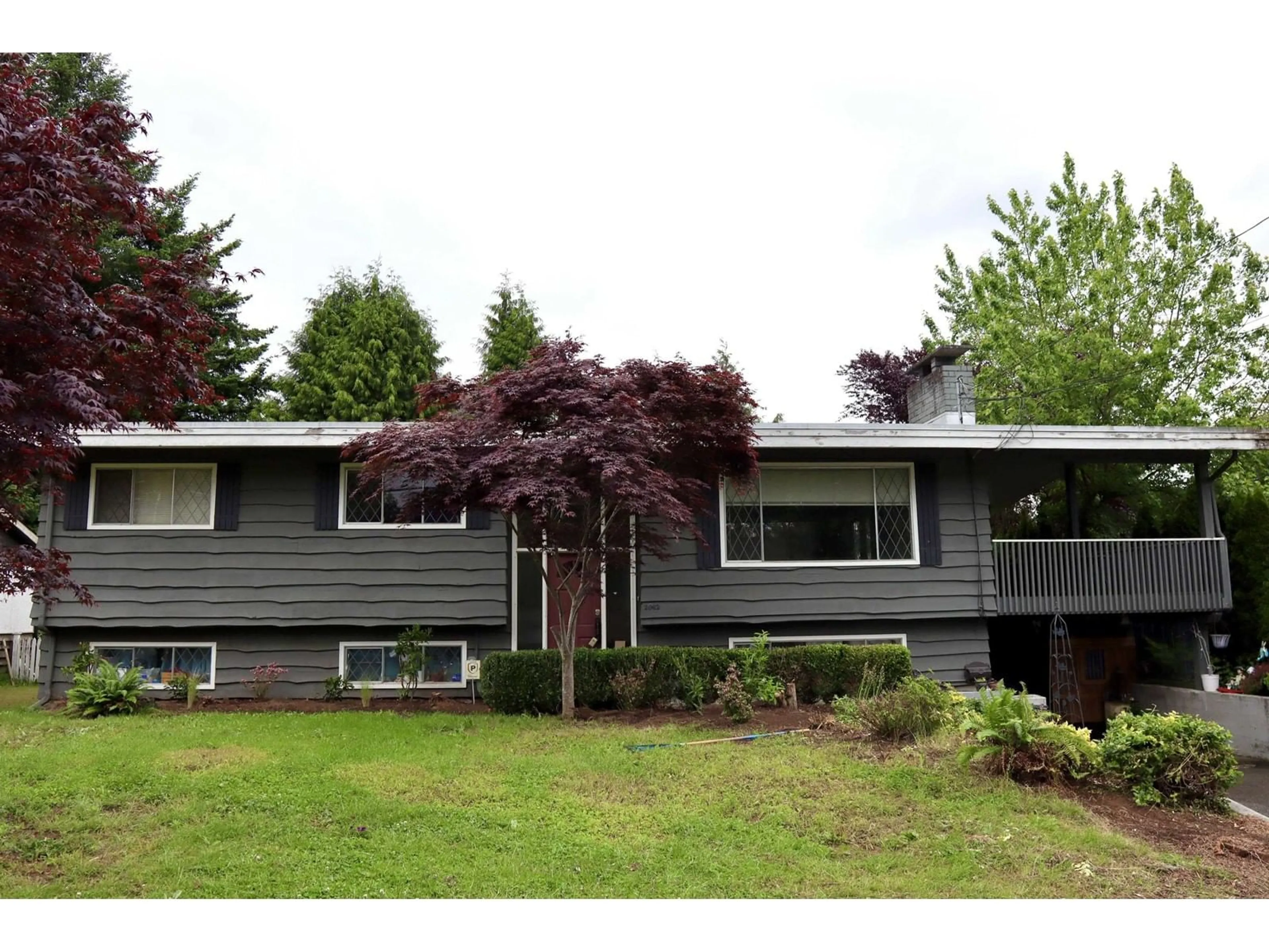Home with vinyl exterior material, street for 2062 PRIMROSE, Abbotsford British Columbia V2S2Z1