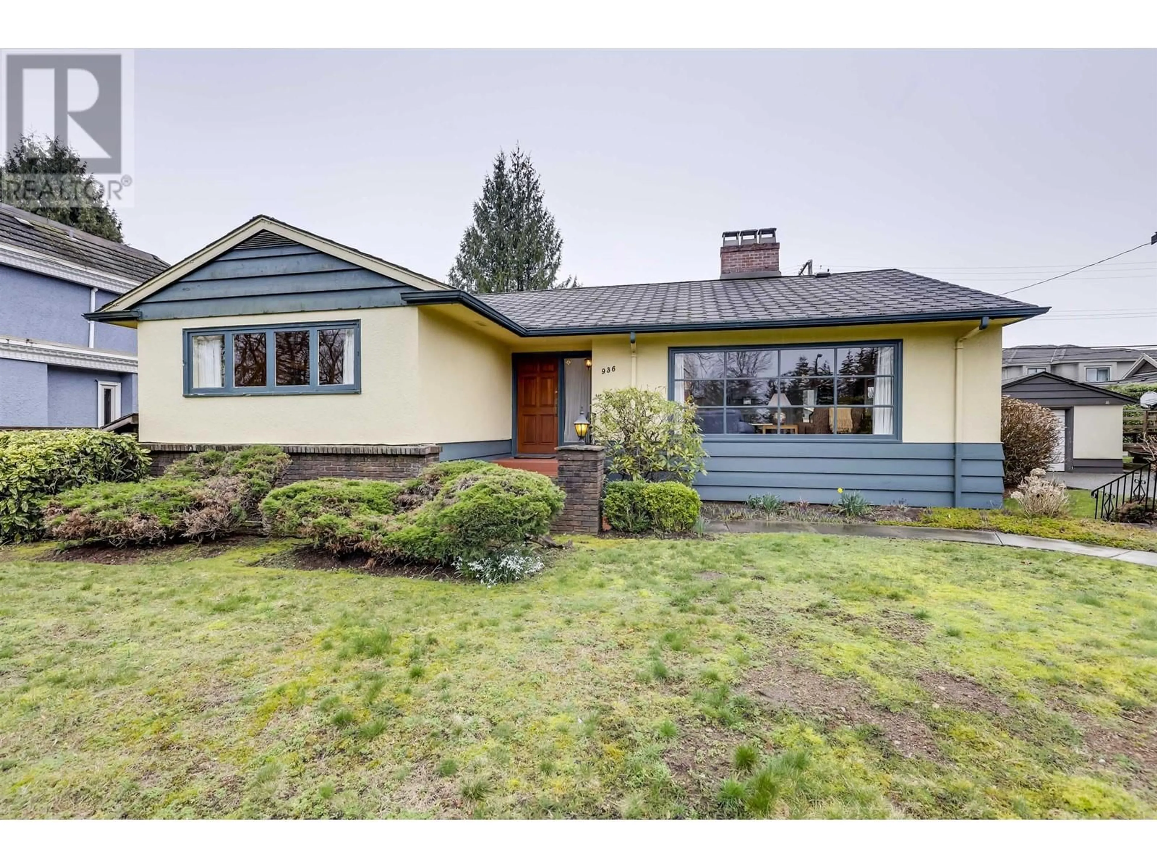 Home with vinyl exterior material, street for 936 37TH AVENUE, Vancouver British Columbia V5Z2L5