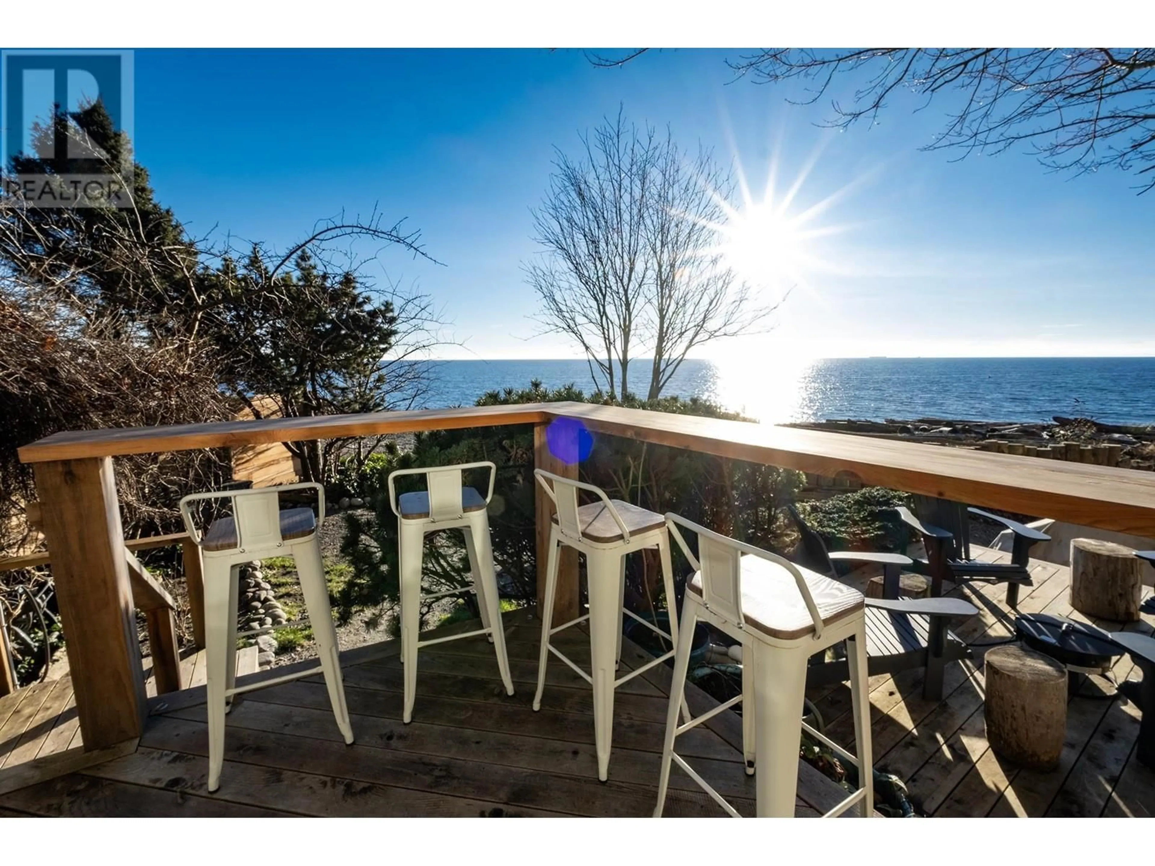 Patio, water/lake/river/ocean view for 2028 OCEAN BEACH, Gibsons British Columbia V0N1V5