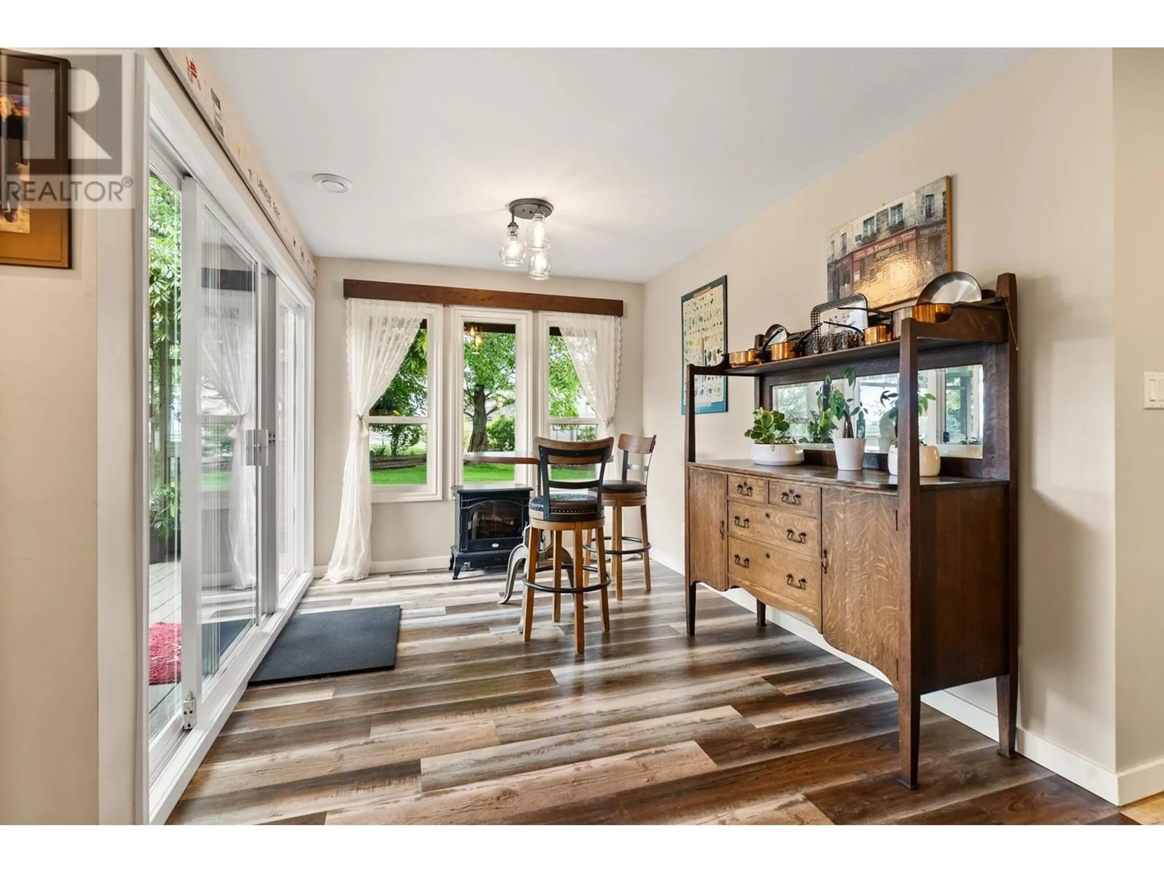 Open concept kitchen, wood/laminate floor for 6200 28 AVENUE, Delta British Columbia V4L2N6