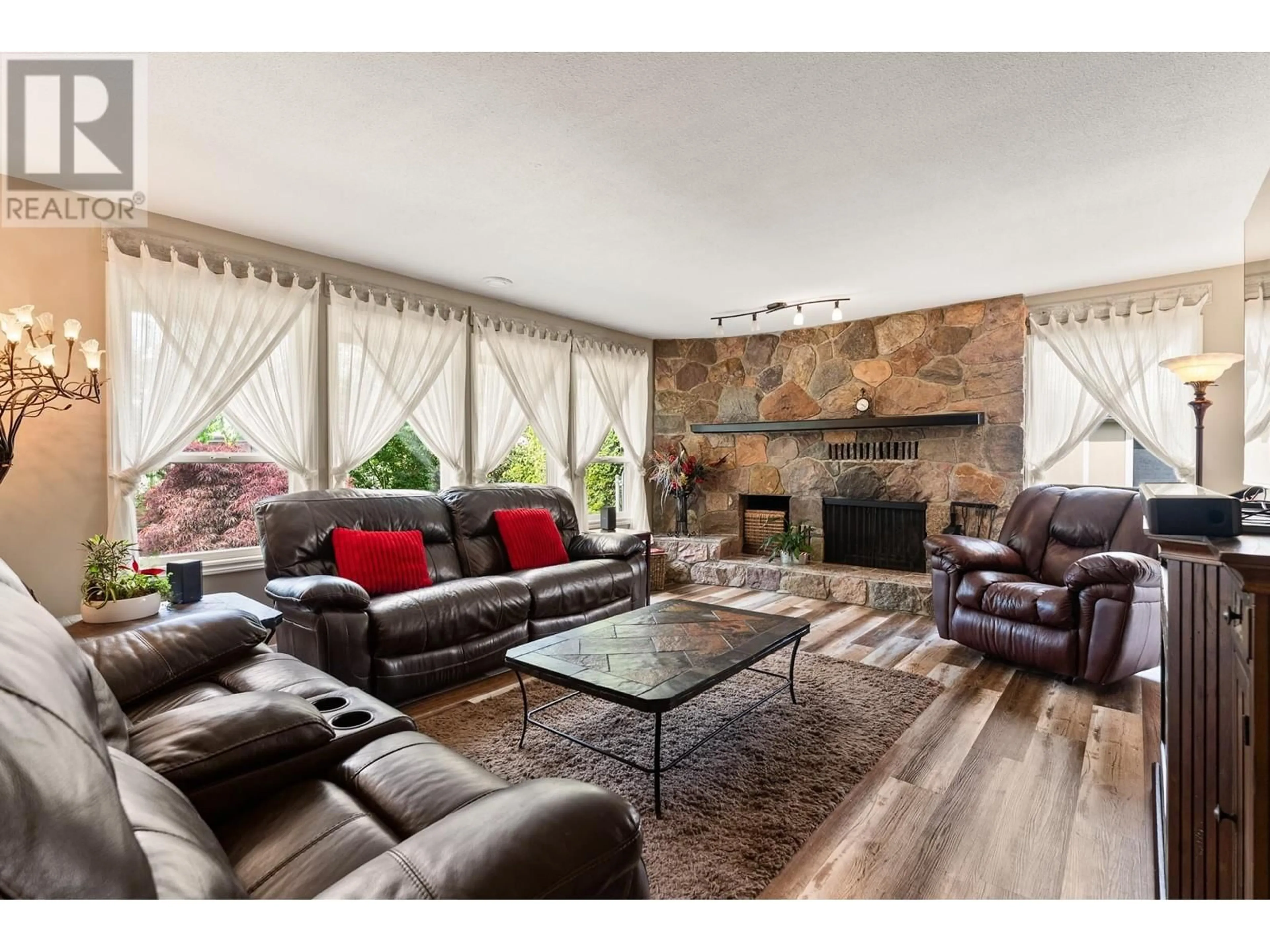 Living room with furniture, unknown for 6200 28 AVENUE, Delta British Columbia V4L2N6