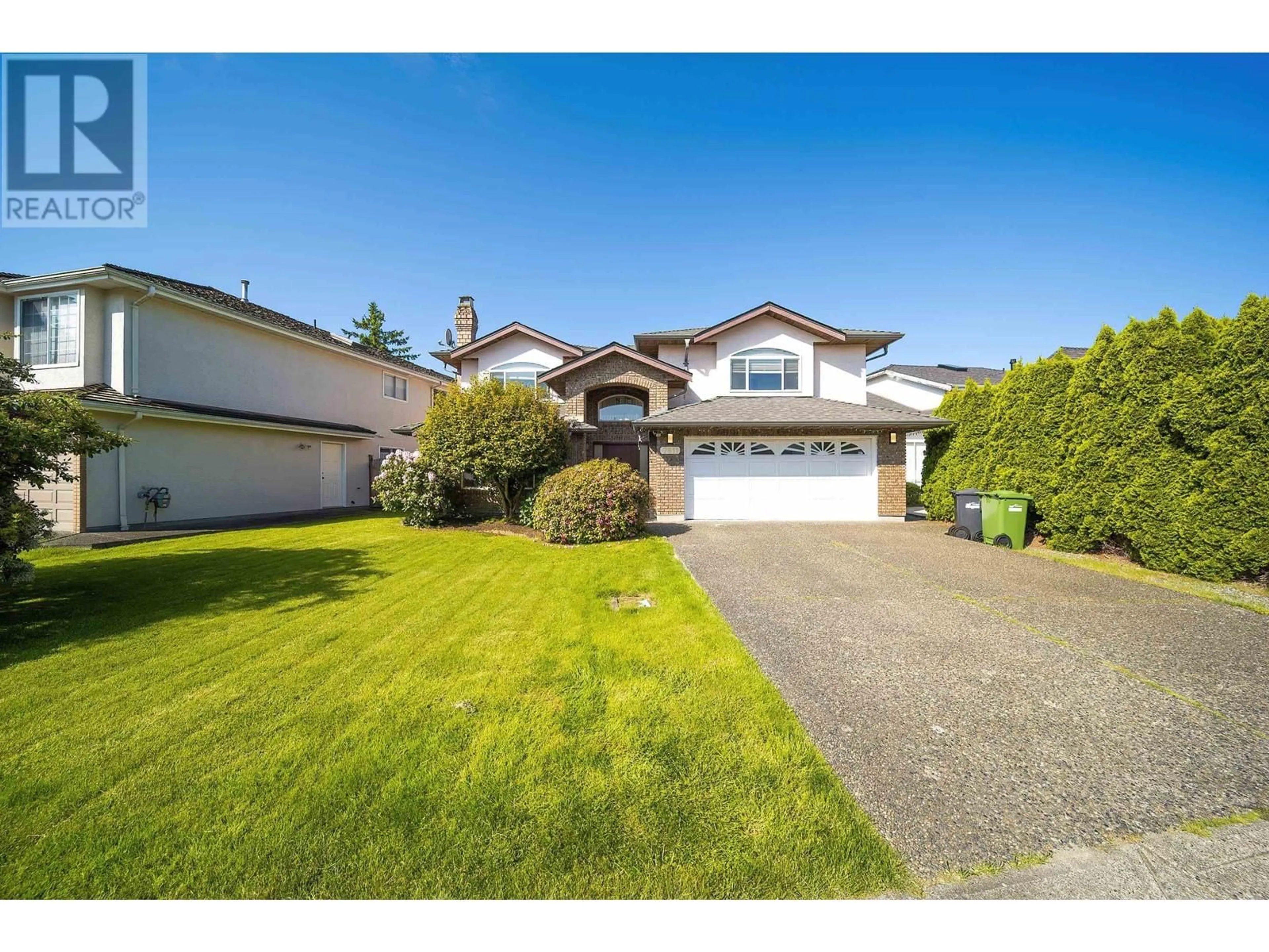 Home with vinyl exterior material, street for 7611 DAMPIER DRIVE, Richmond British Columbia V7C4M3