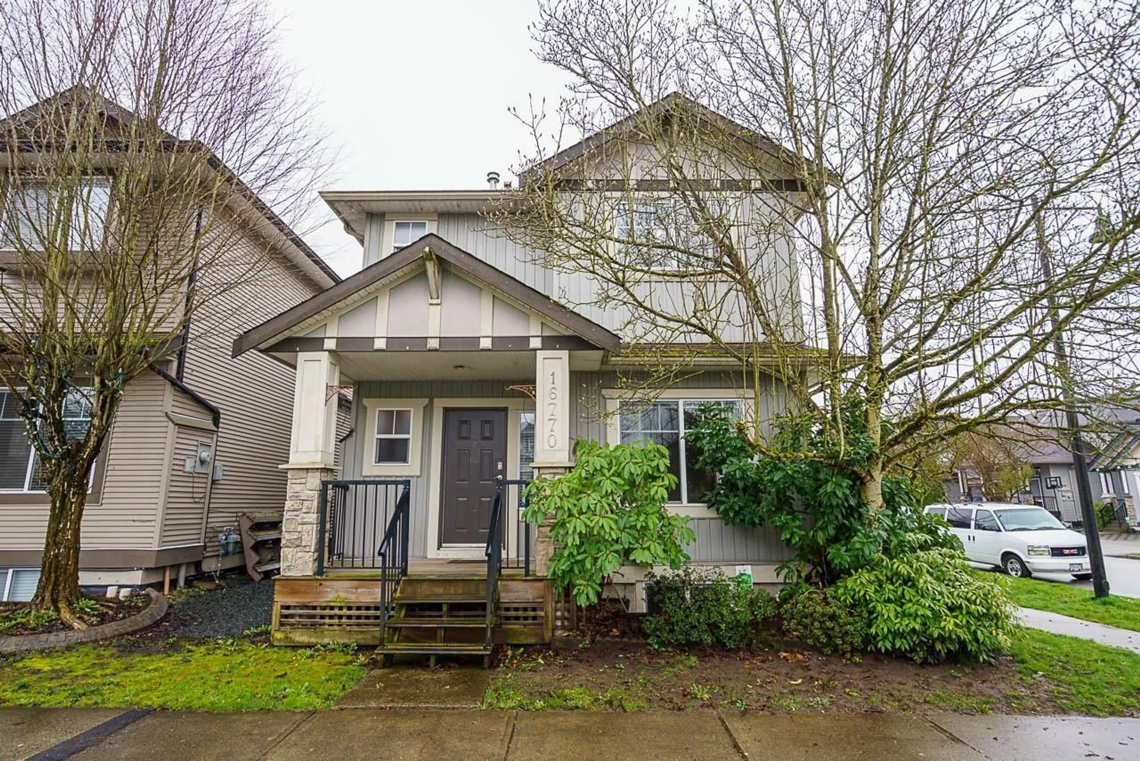 Home with vinyl exterior material, street for 16770 63, Surrey British Columbia V3S0Z2