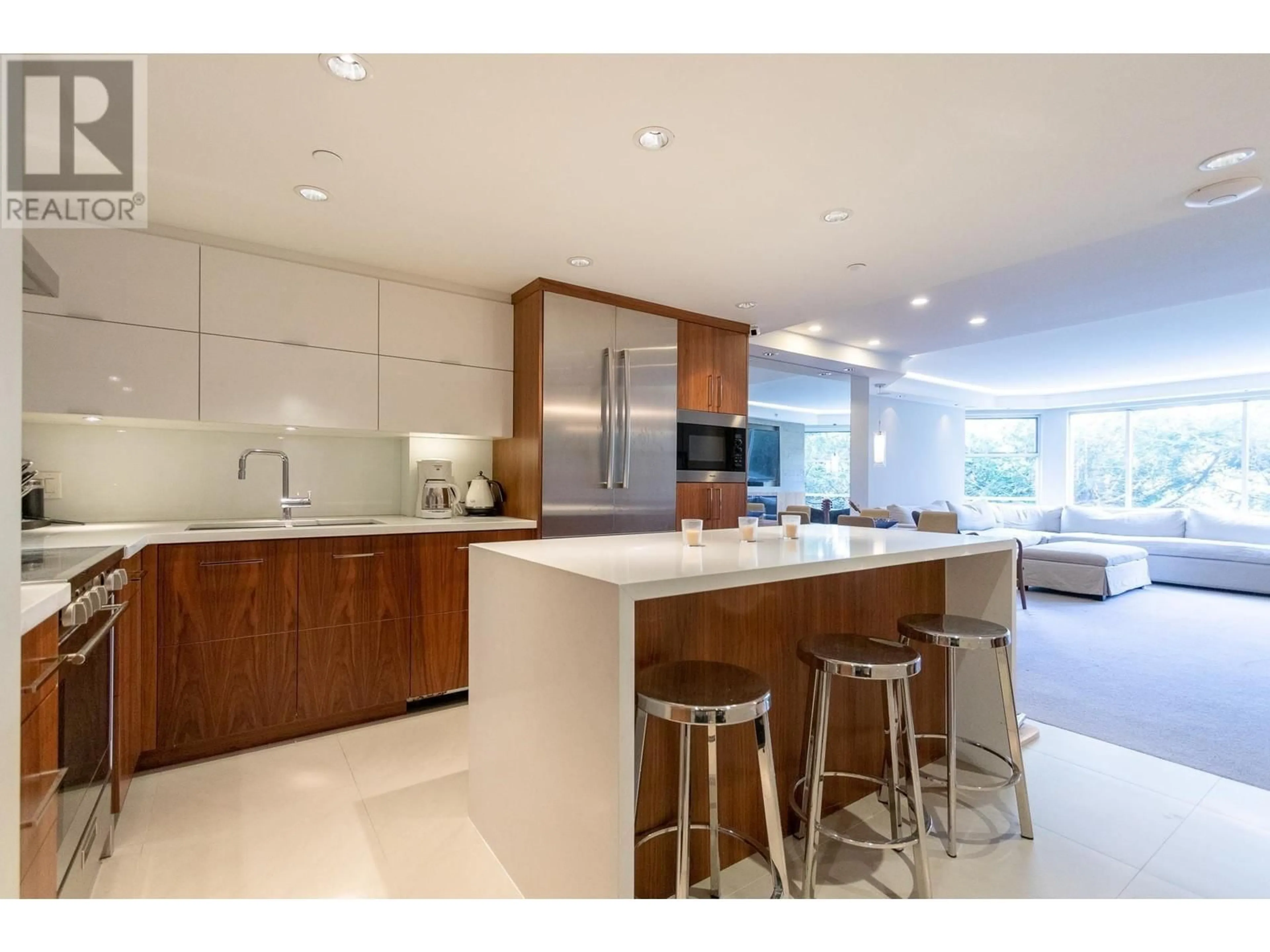Contemporary kitchen, ceramic/tile floor for 105 - 4910 SPEARHEAD PLACE, Whistler British Columbia V8E1G1