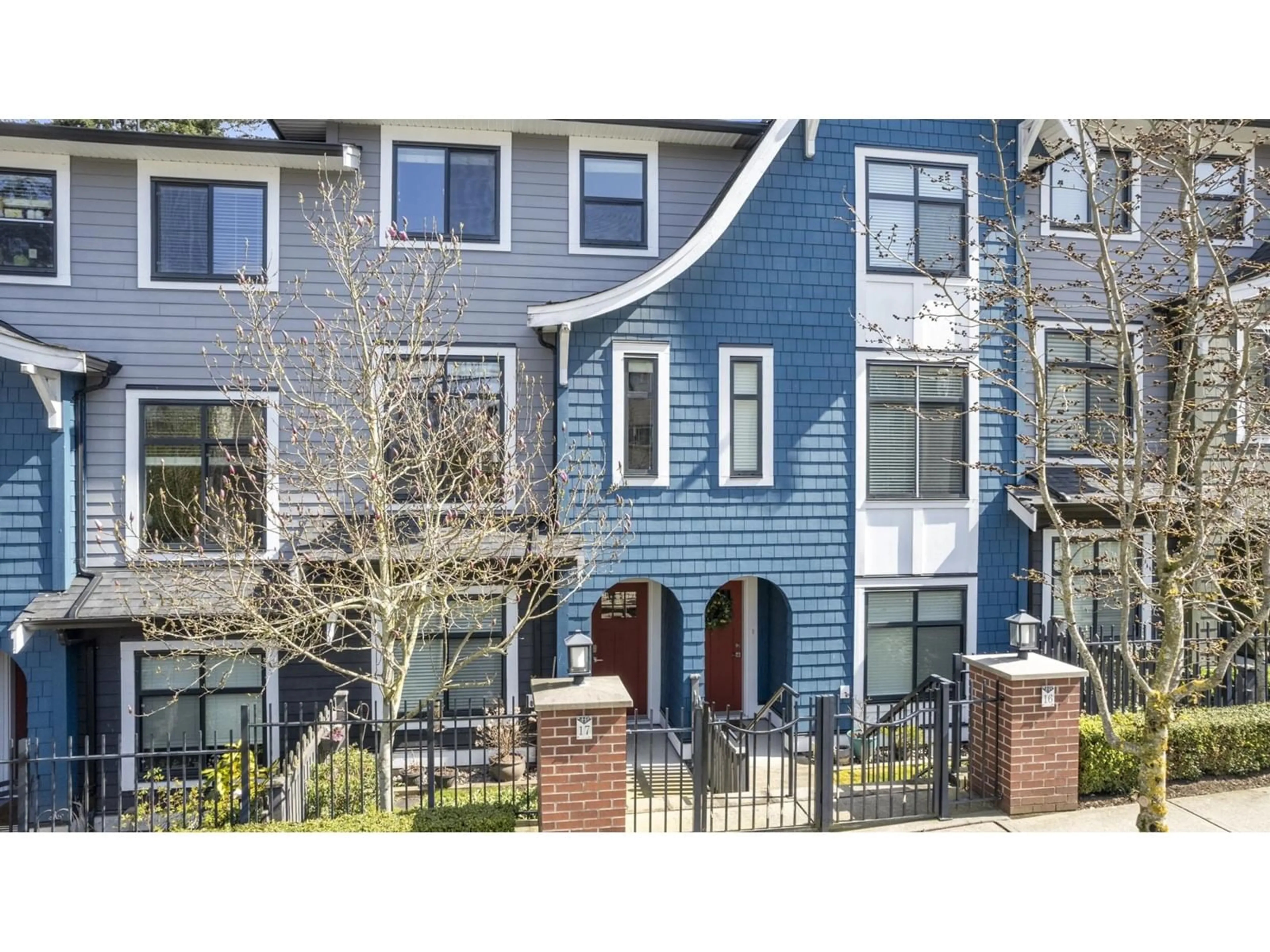 Home with vinyl exterior material, street for 17 - 2888 156, Surrey British Columbia V3Z0C7