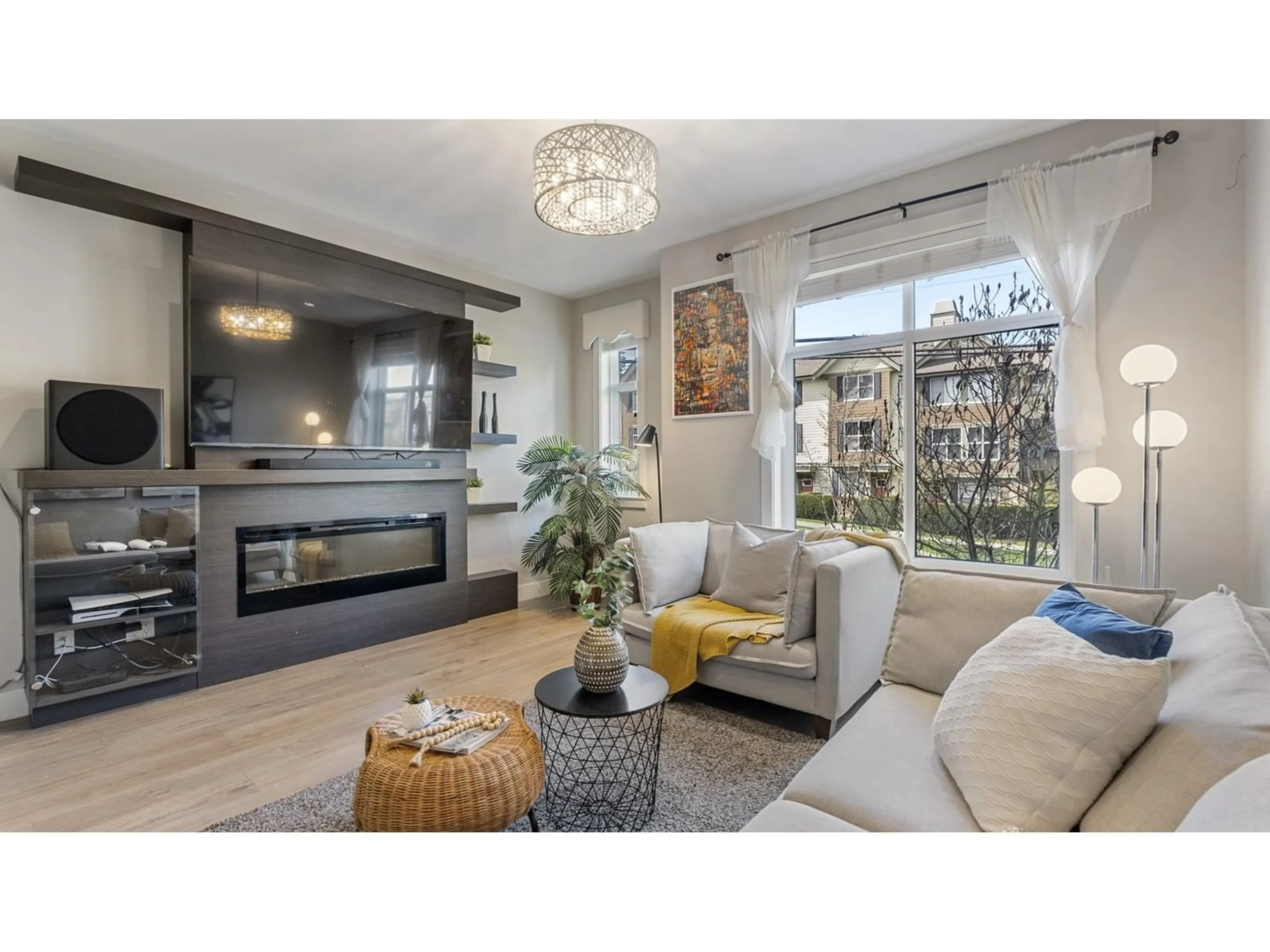 Living room with furniture, wood/laminate floor for 17 - 2888 156, Surrey British Columbia V3Z0C7