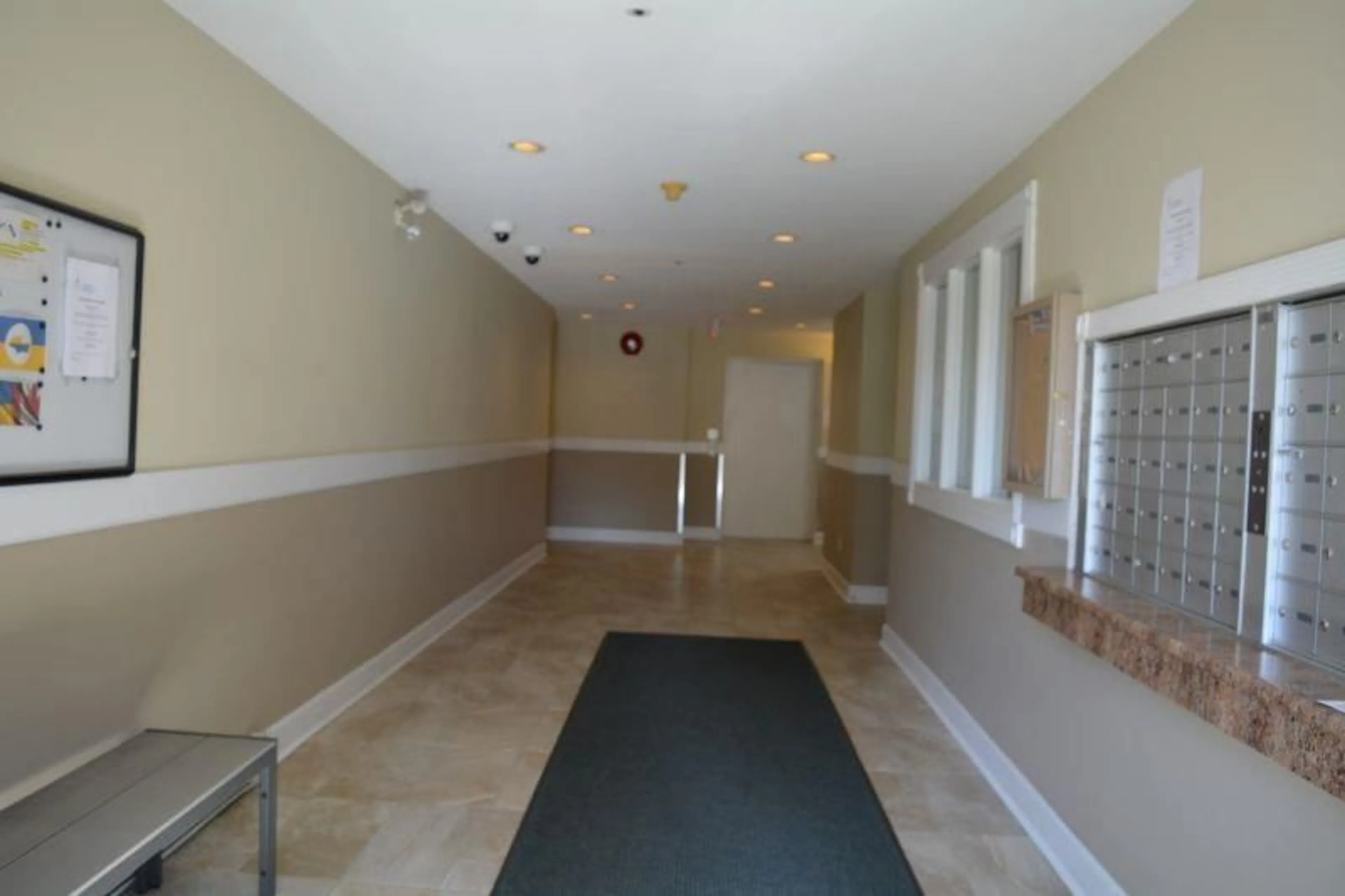 Indoor foyer for 110 - 10082 132, Surrey British Columbia V3T5V3