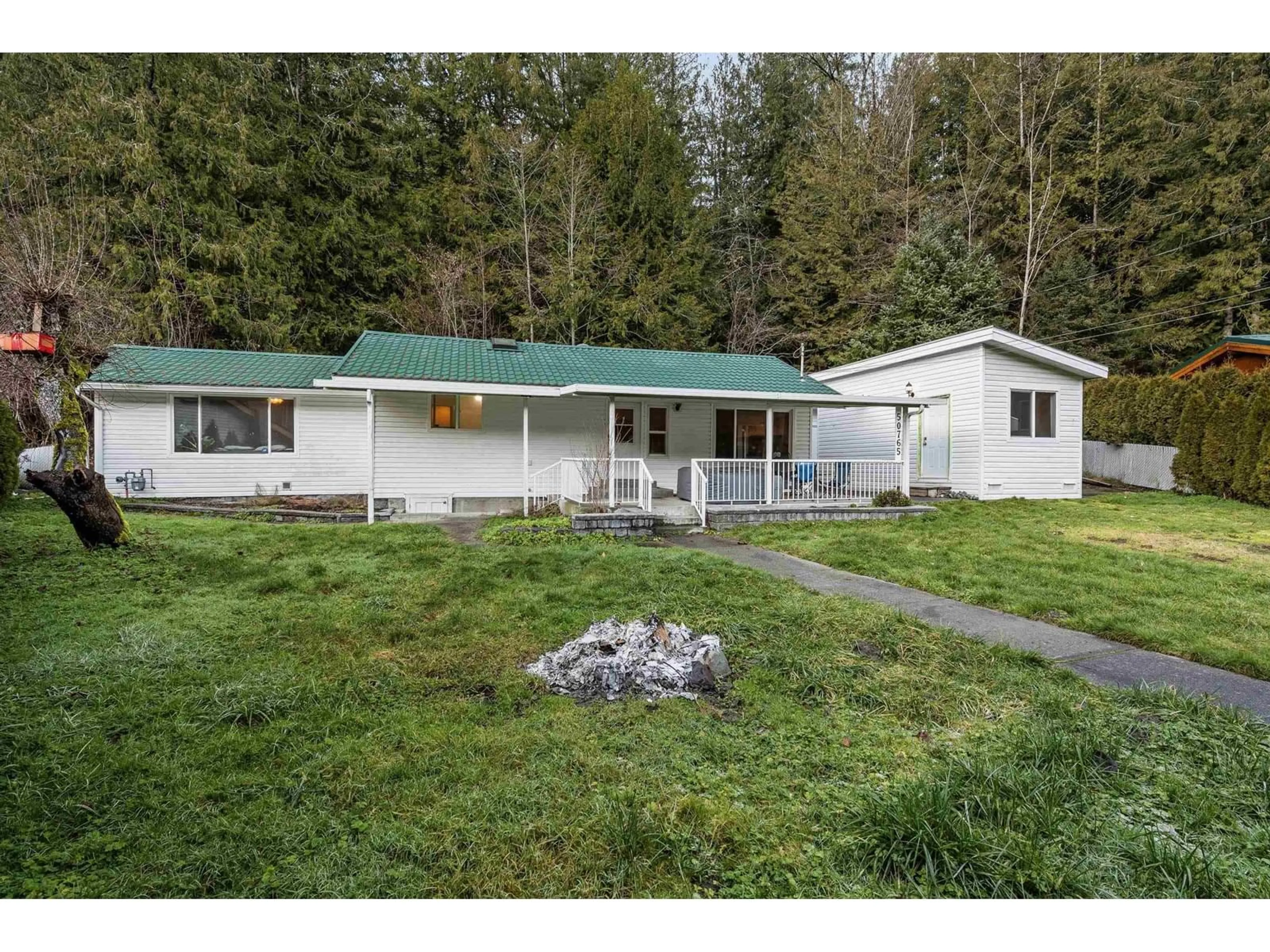 Home with vinyl exterior material, unknown for 50765 MOUNTVIEW ROAD, Sardis - Chwk River Valley British Columbia V4Z1B5