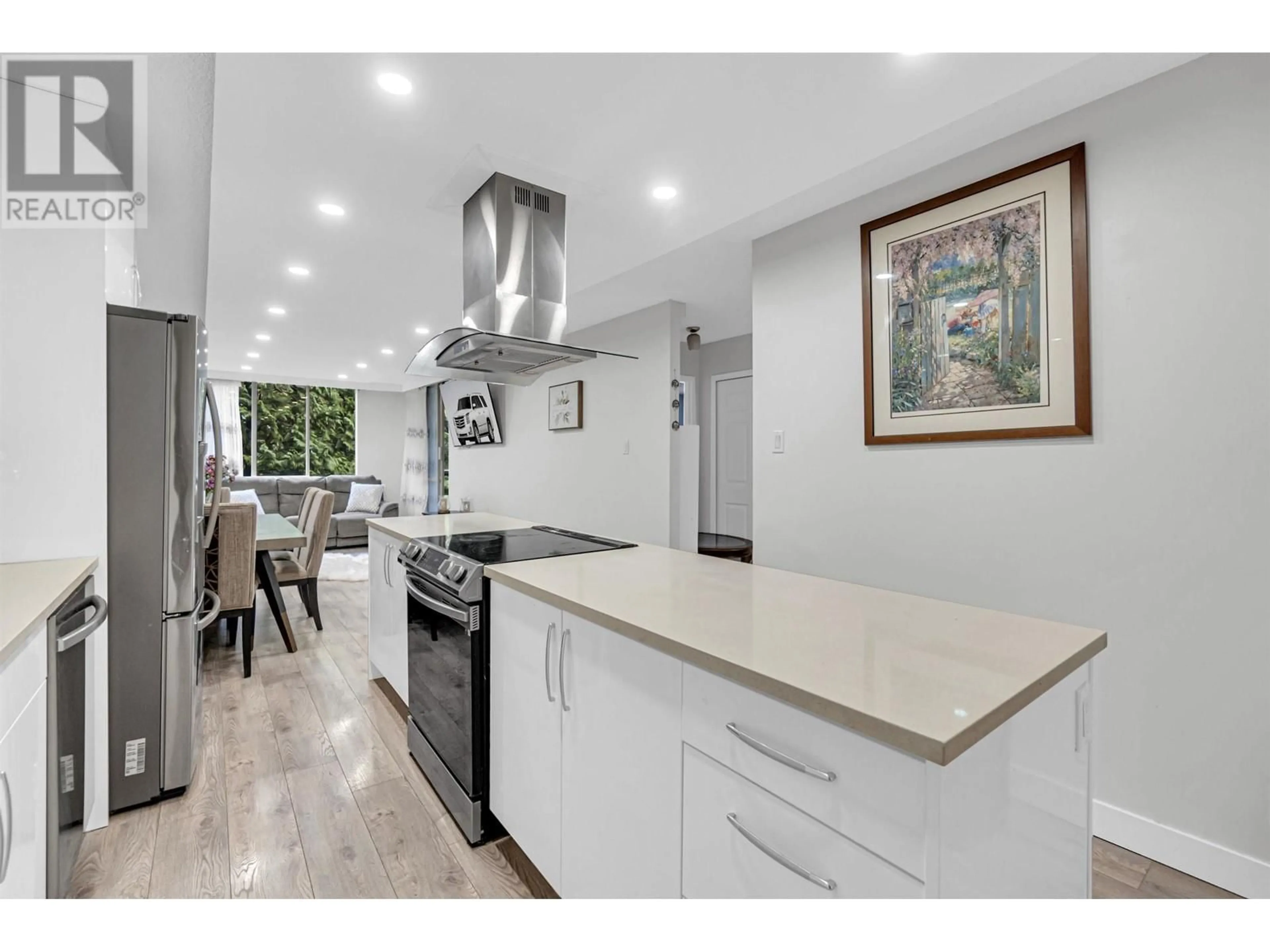 Open concept kitchen, unknown for 505 - 2012 FULLERTON AVENUE, North Vancouver British Columbia V7P3E3