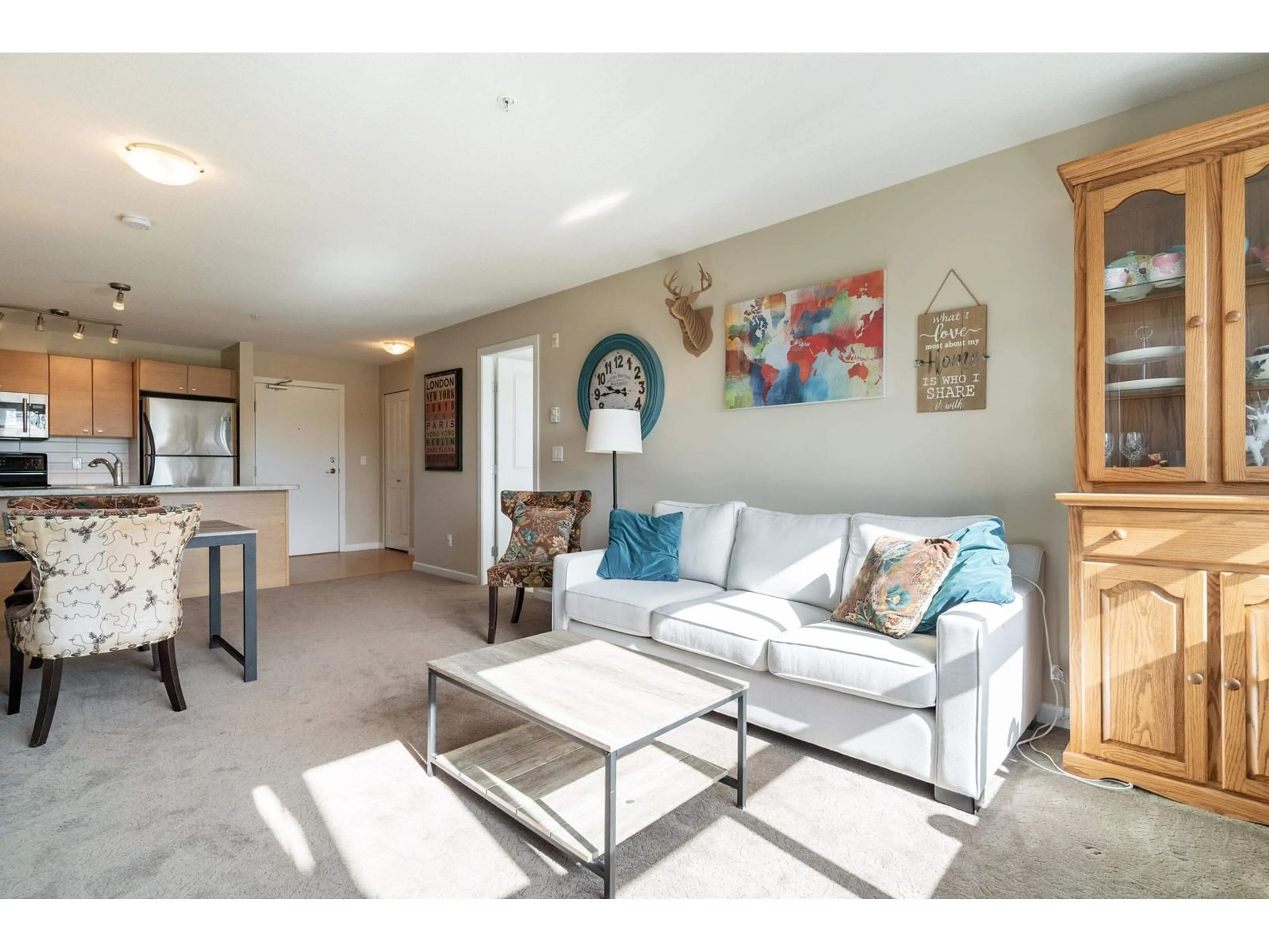 Living room with furniture, unknown for 312 - 18755 68, Surrey British Columbia V4N0Z9