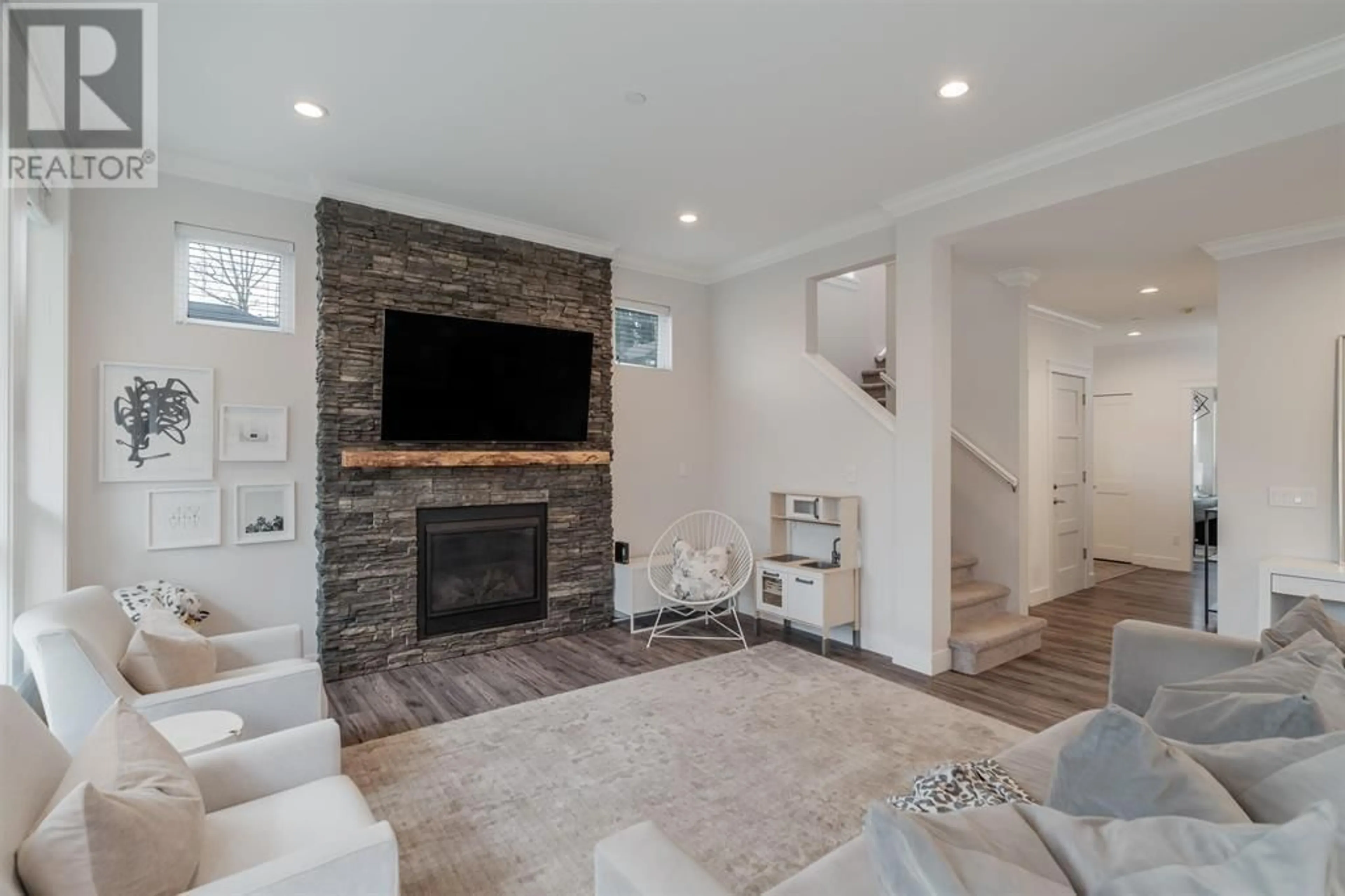 Living room with furniture, unknown for 10408 243 STREET, Maple Ridge British Columbia V2W0G7