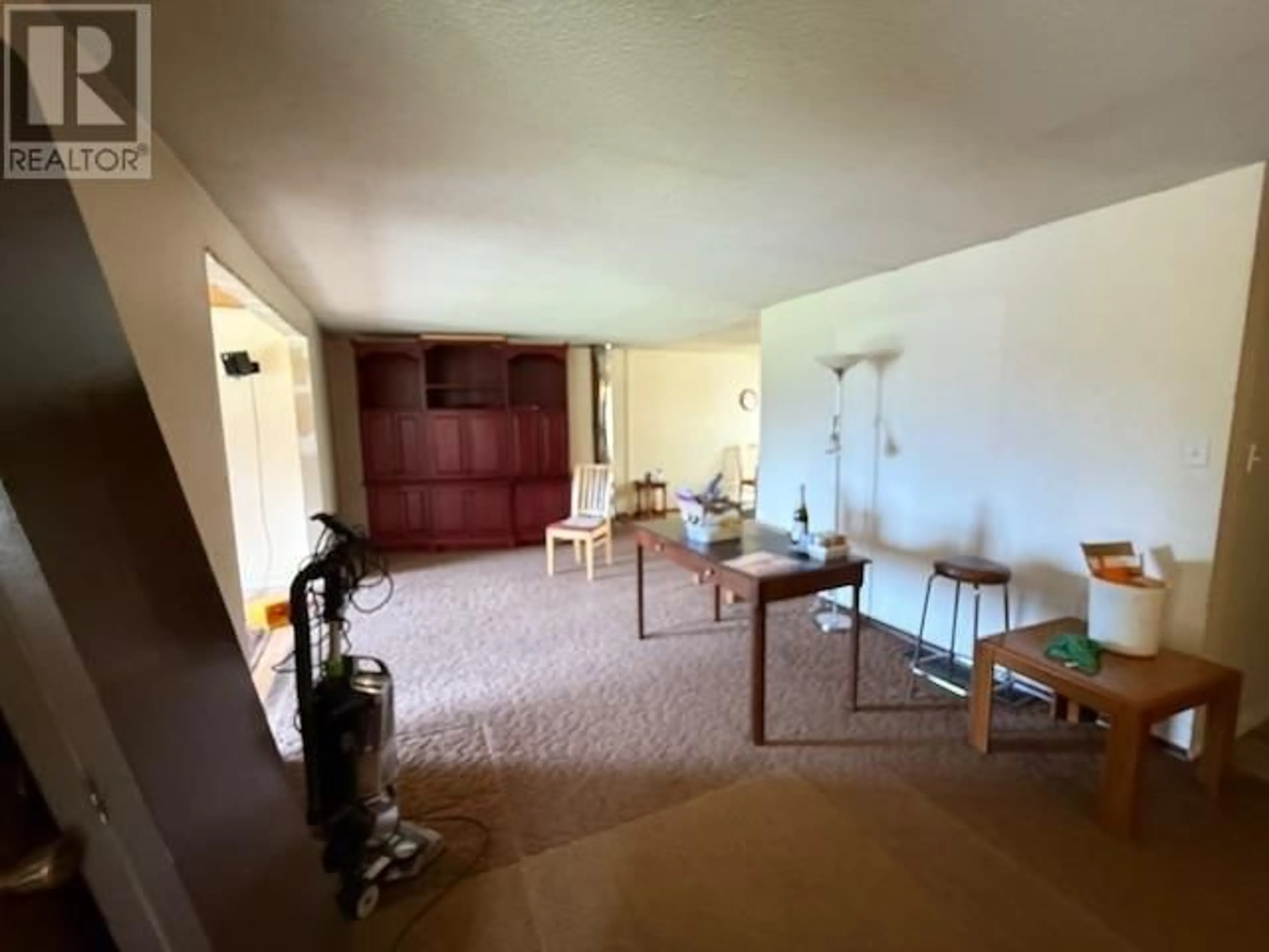 A pic of a room for 1 - 41522 YELLOWHEAD 16 HIGHWAY, Houston British Columbia V0J1Z1