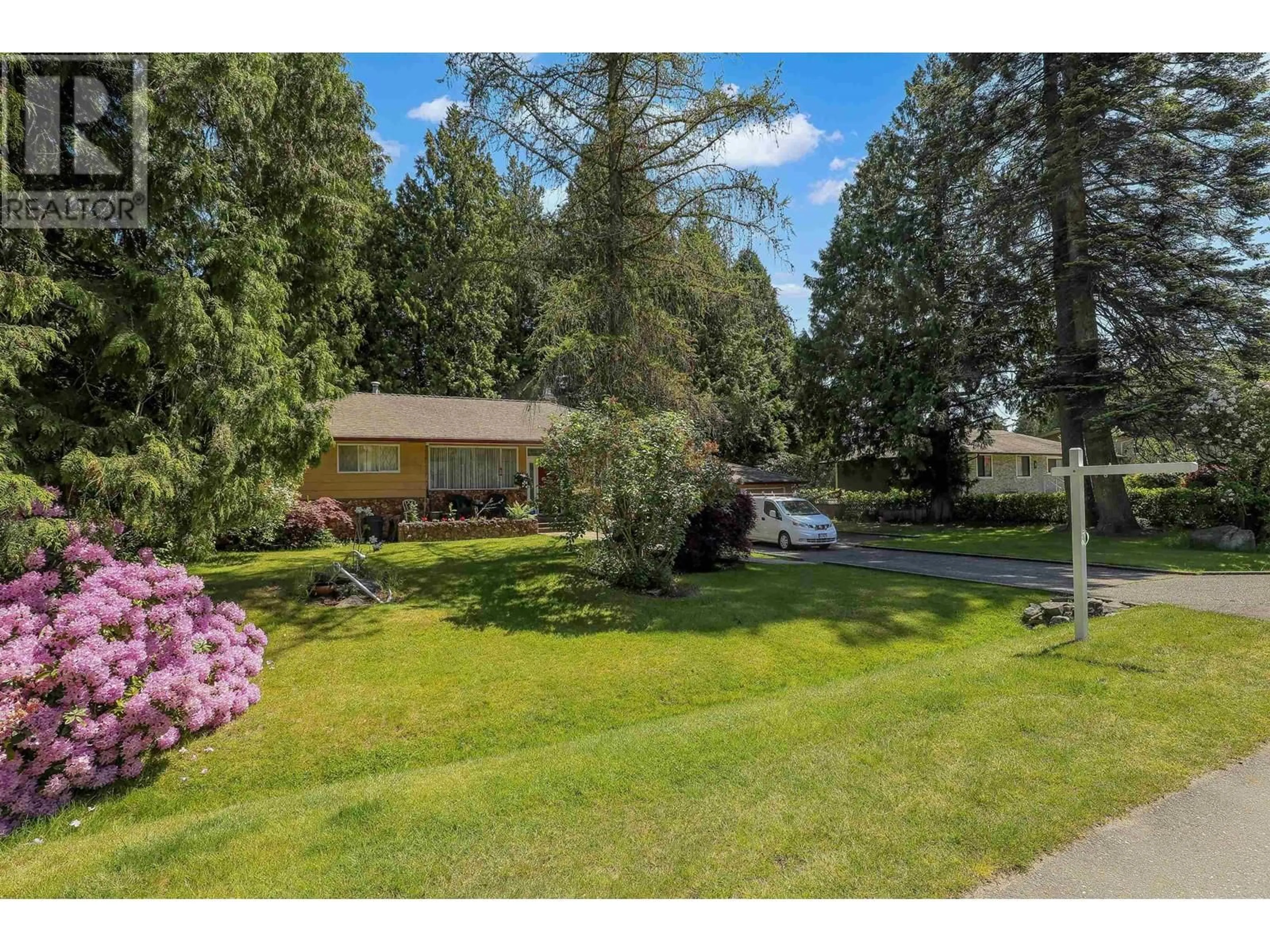 A pic from outside/outdoor area/front of a property/back of a property/a pic from drone, unknown for 1520 54 STREET, Delta British Columbia V4M3H5
