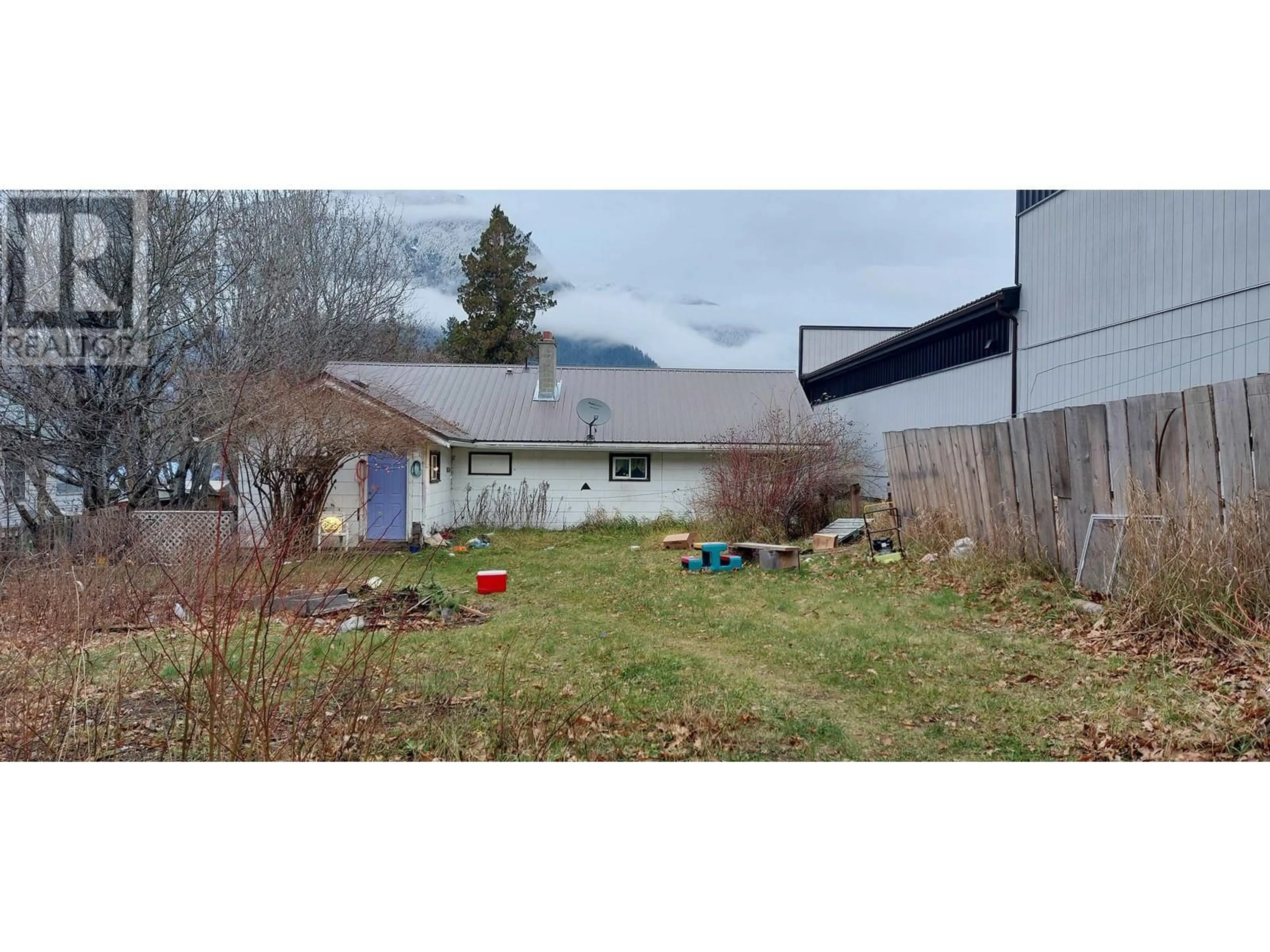 A pic from outside/outdoor area/front of a property/back of a property/a pic from drone, mountain view for 633 CLIFF STREET, Bella Coola British Columbia V0T1C0
