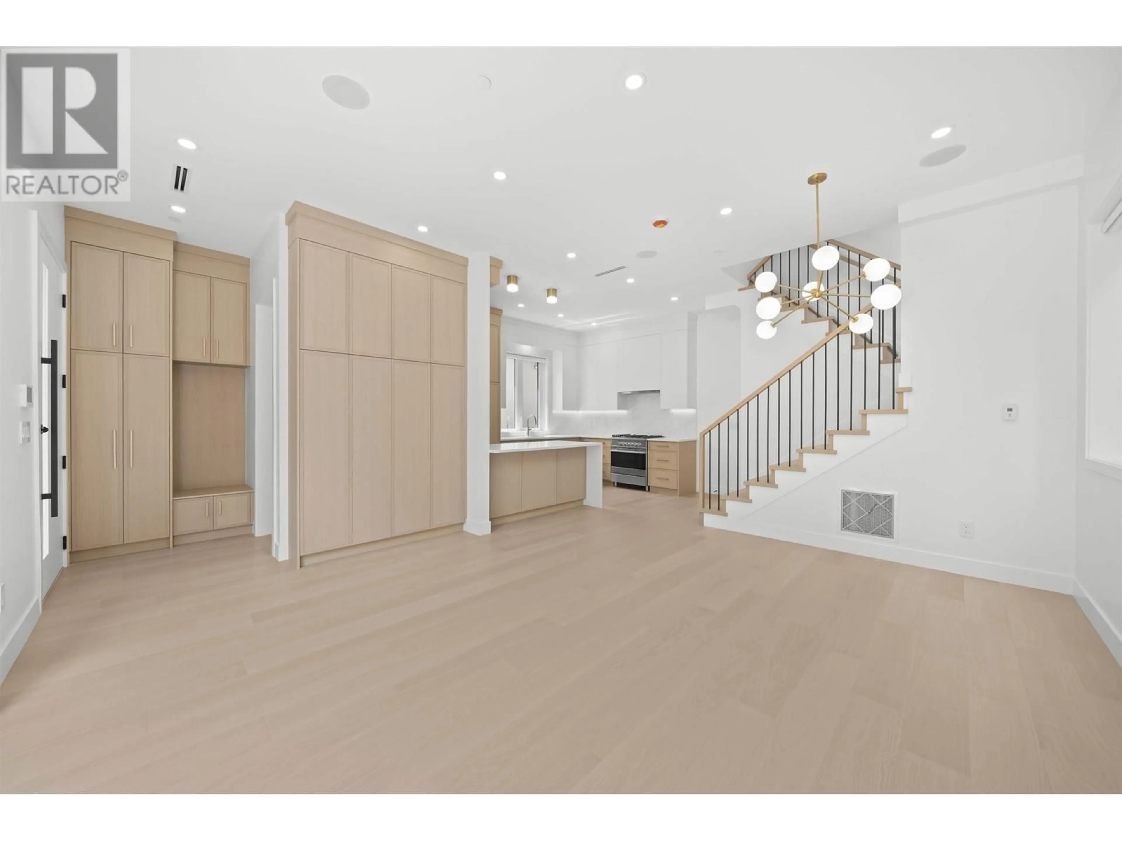 Unknown for 1 - 6461 PRINCE EDWARD STREET, Vancouver British Columbia V5W2Y3