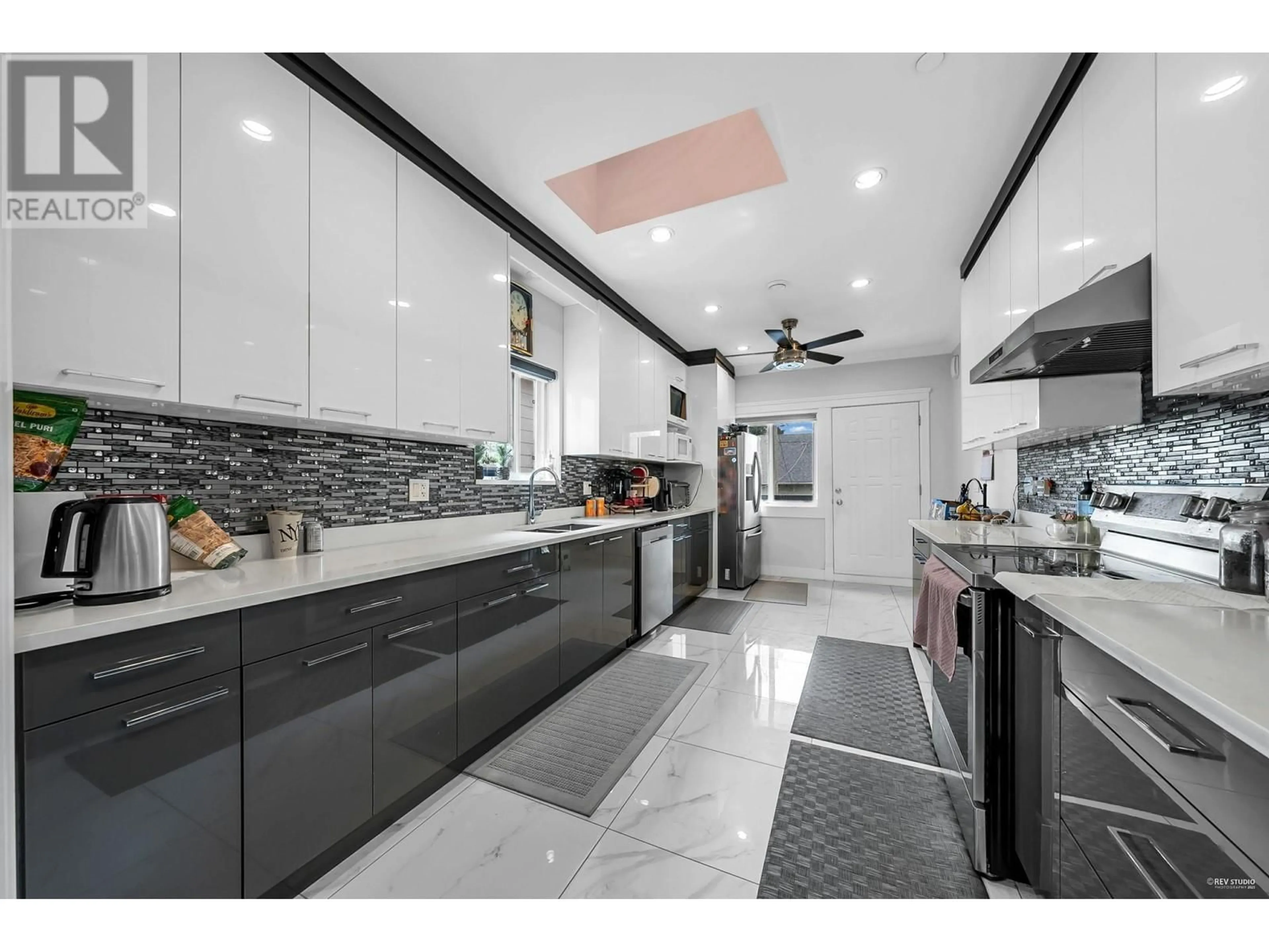 Contemporary kitchen, ceramic/tile floor for 765 SKEENA STREET, Vancouver British Columbia V5K4P4