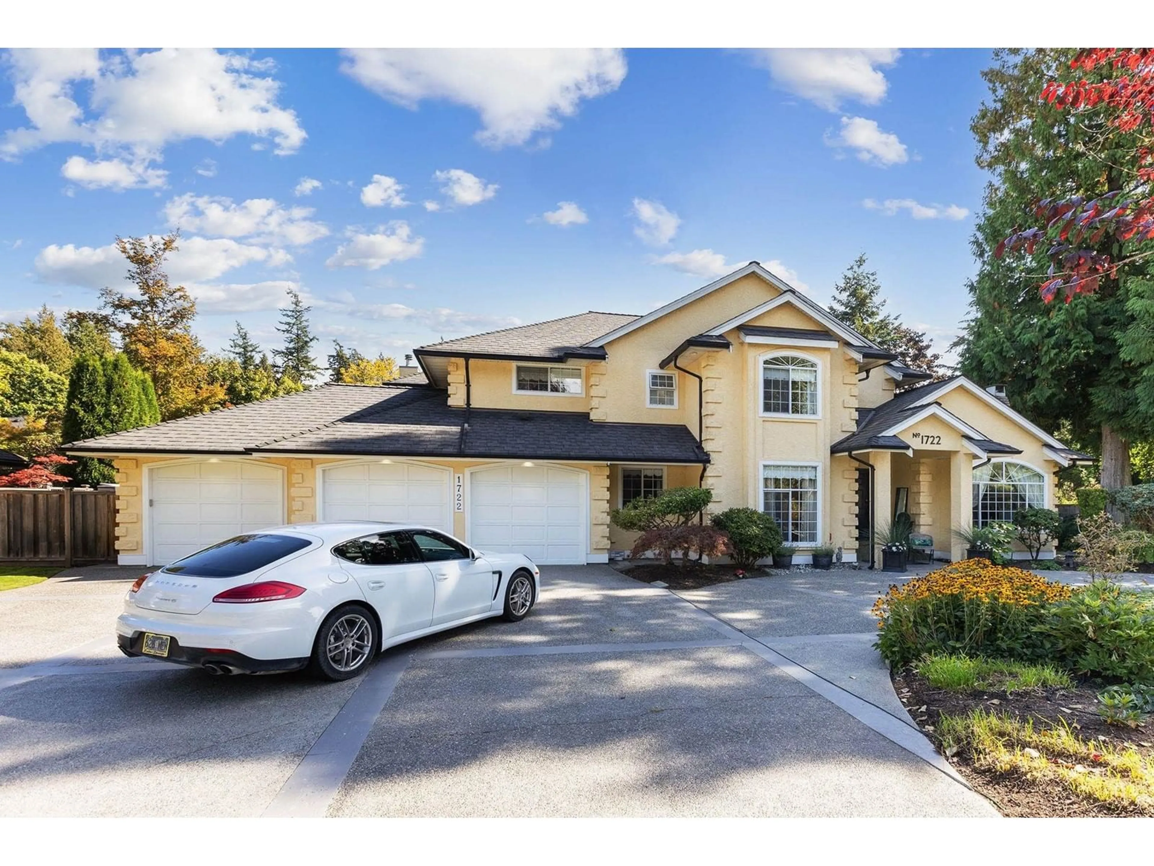 Home with vinyl exterior material, street for 1722 137A, Surrey British Columbia V4A9E6