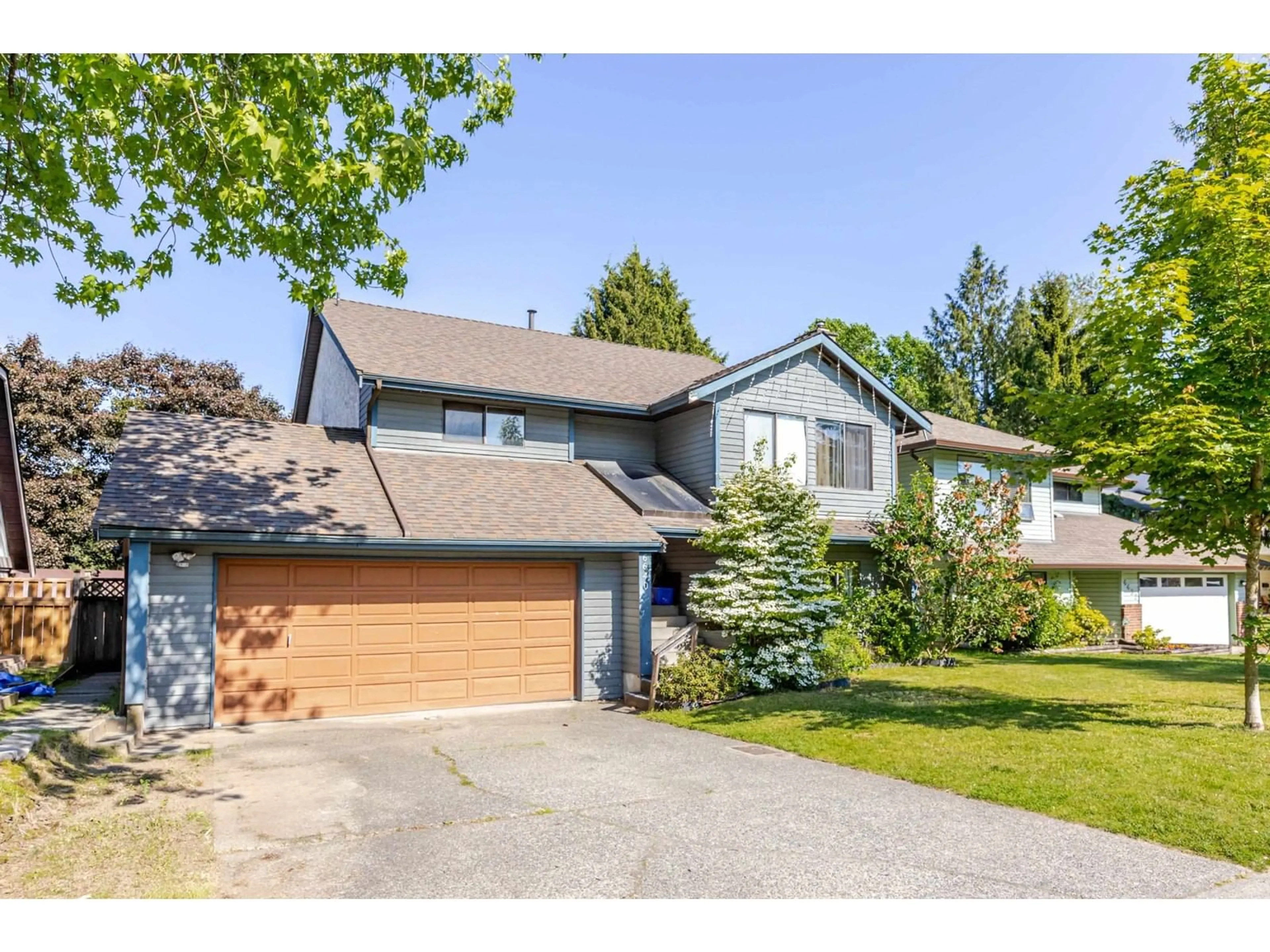 Home with vinyl exterior material, street for 6640 133, Surrey British Columbia V3W8C3