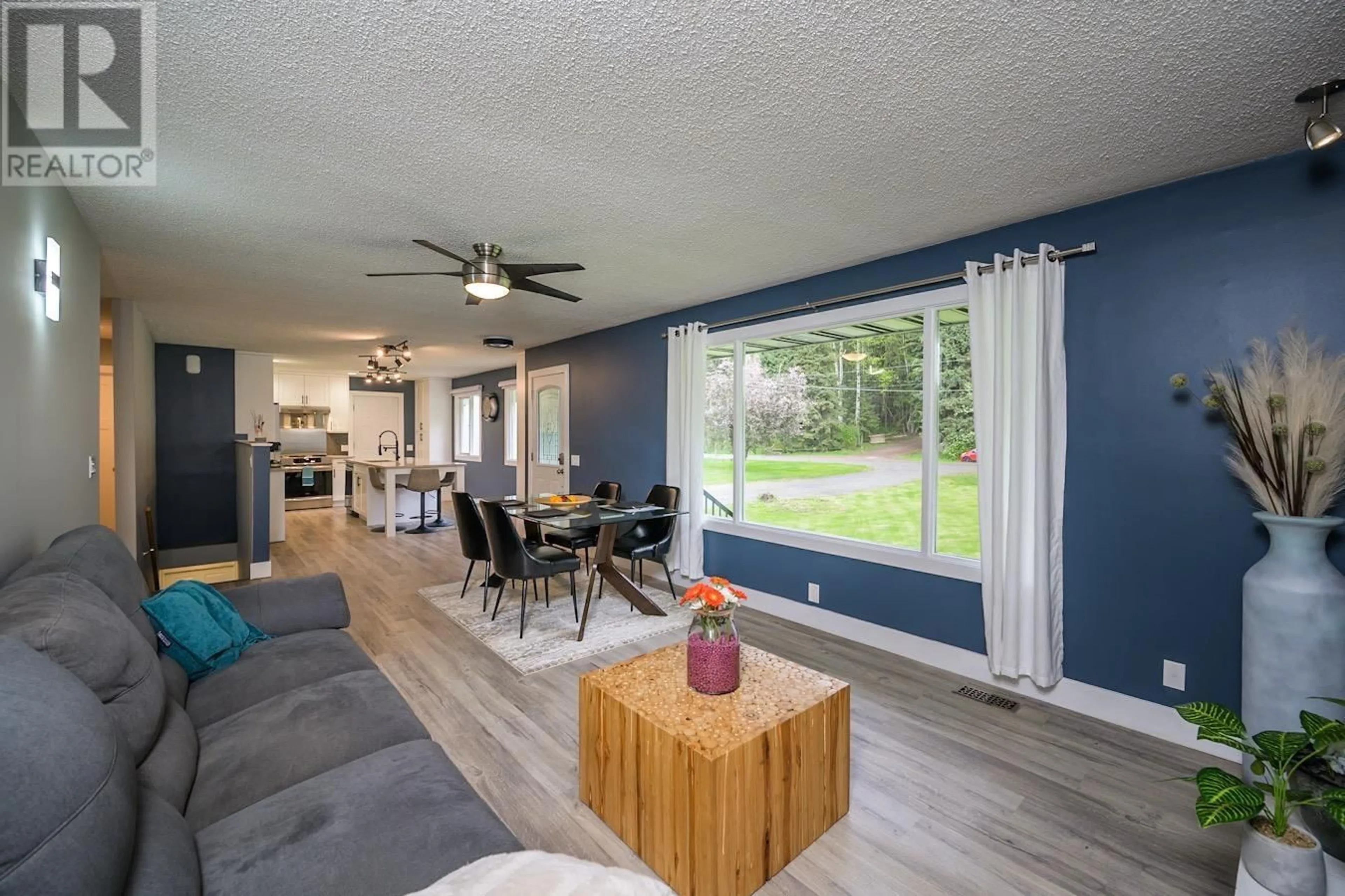 Living room with furniture, unknown for 3545 MCLARTY CRESCENT, Prince George British Columbia V2K4Z3