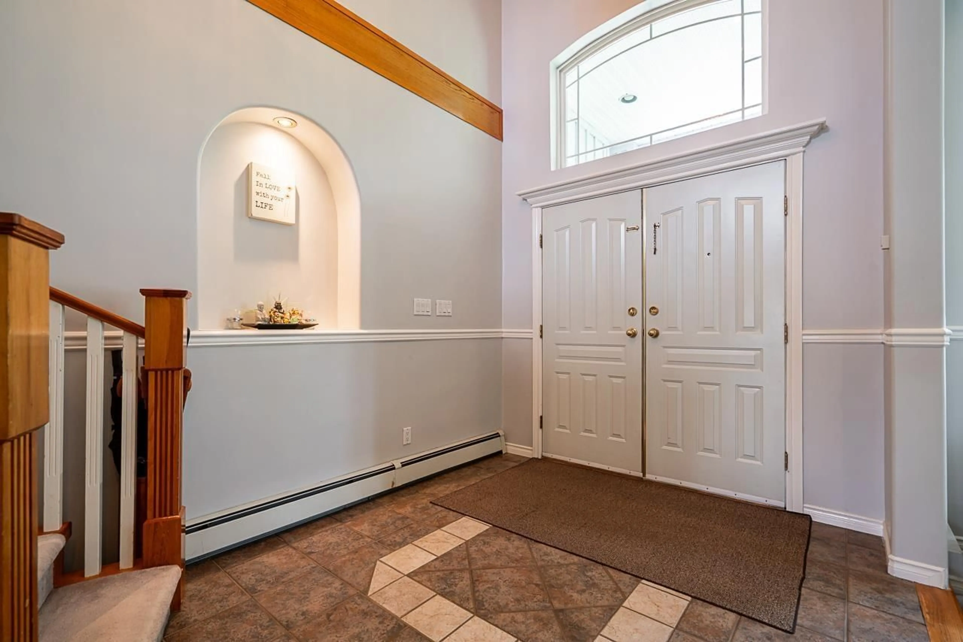 Indoor entryway for 6722 150A, Surrey British Columbia V3S9G6