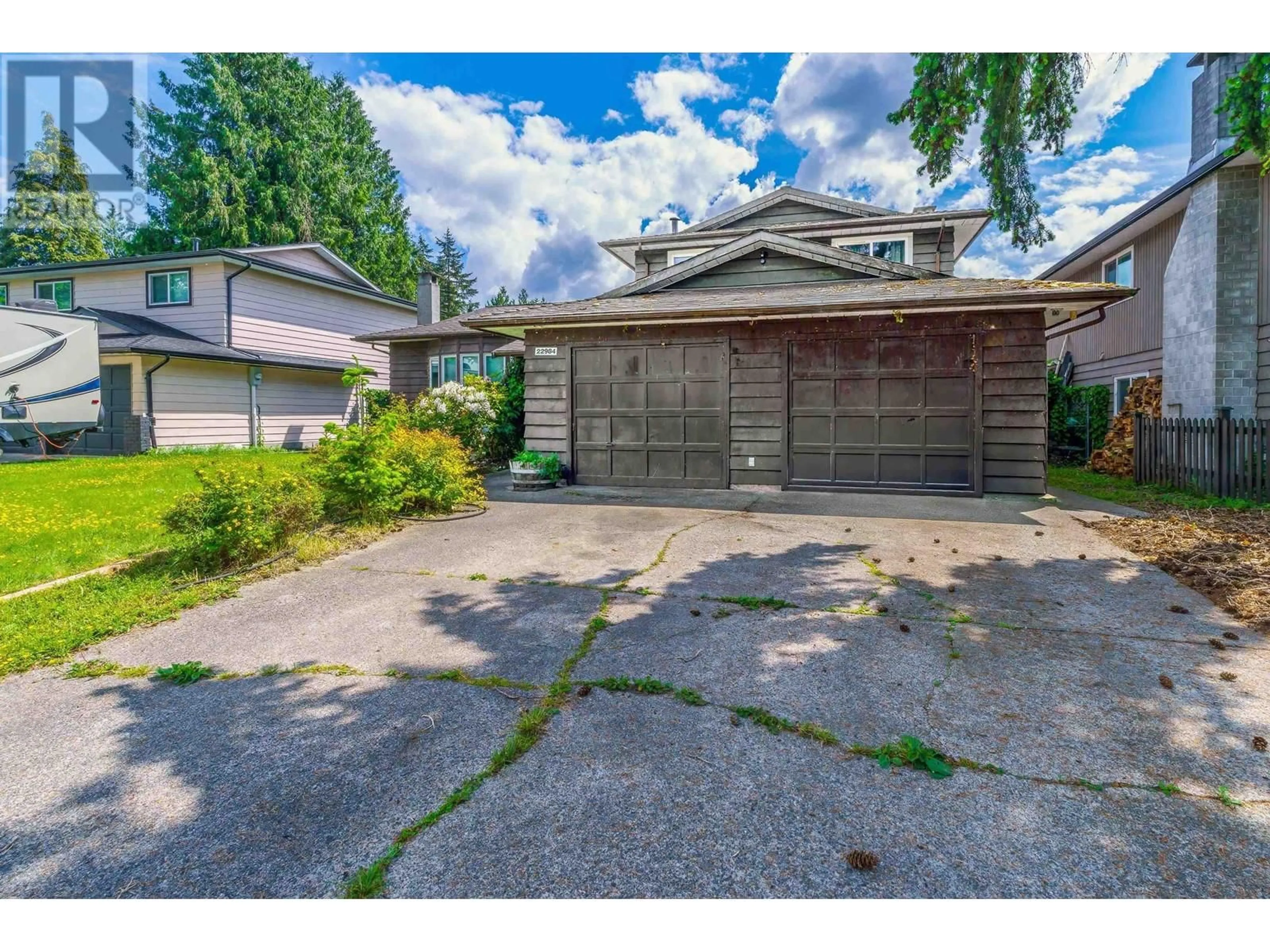 A pic from outside/outdoor area/front of a property/back of a property/a pic from drone, street for 22984 CLIFF AVENUE, Maple Ridge British Columbia V2X7Z9