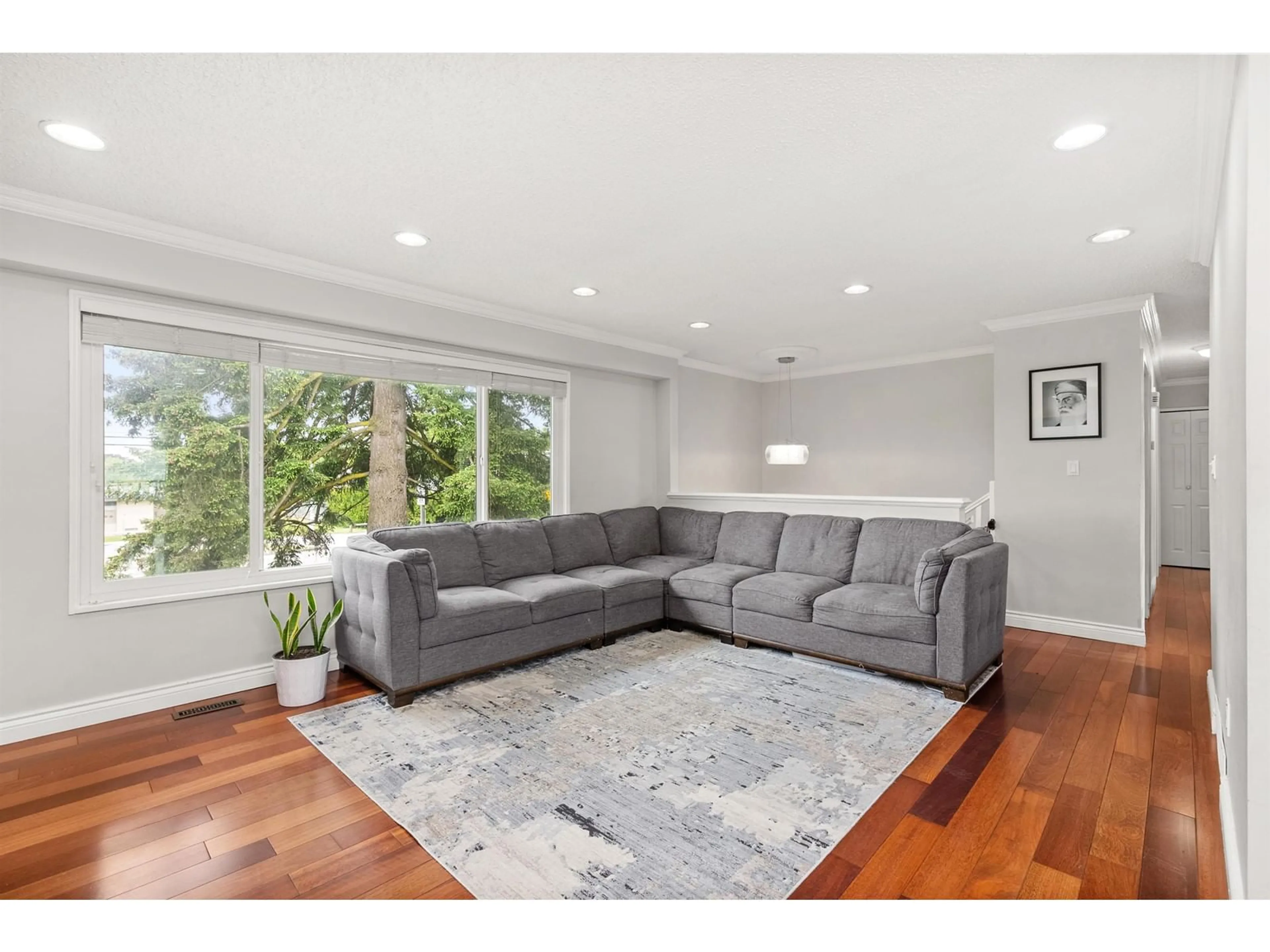 Living room with furniture, unknown for 5840 184, Surrey British Columbia V3S4N3