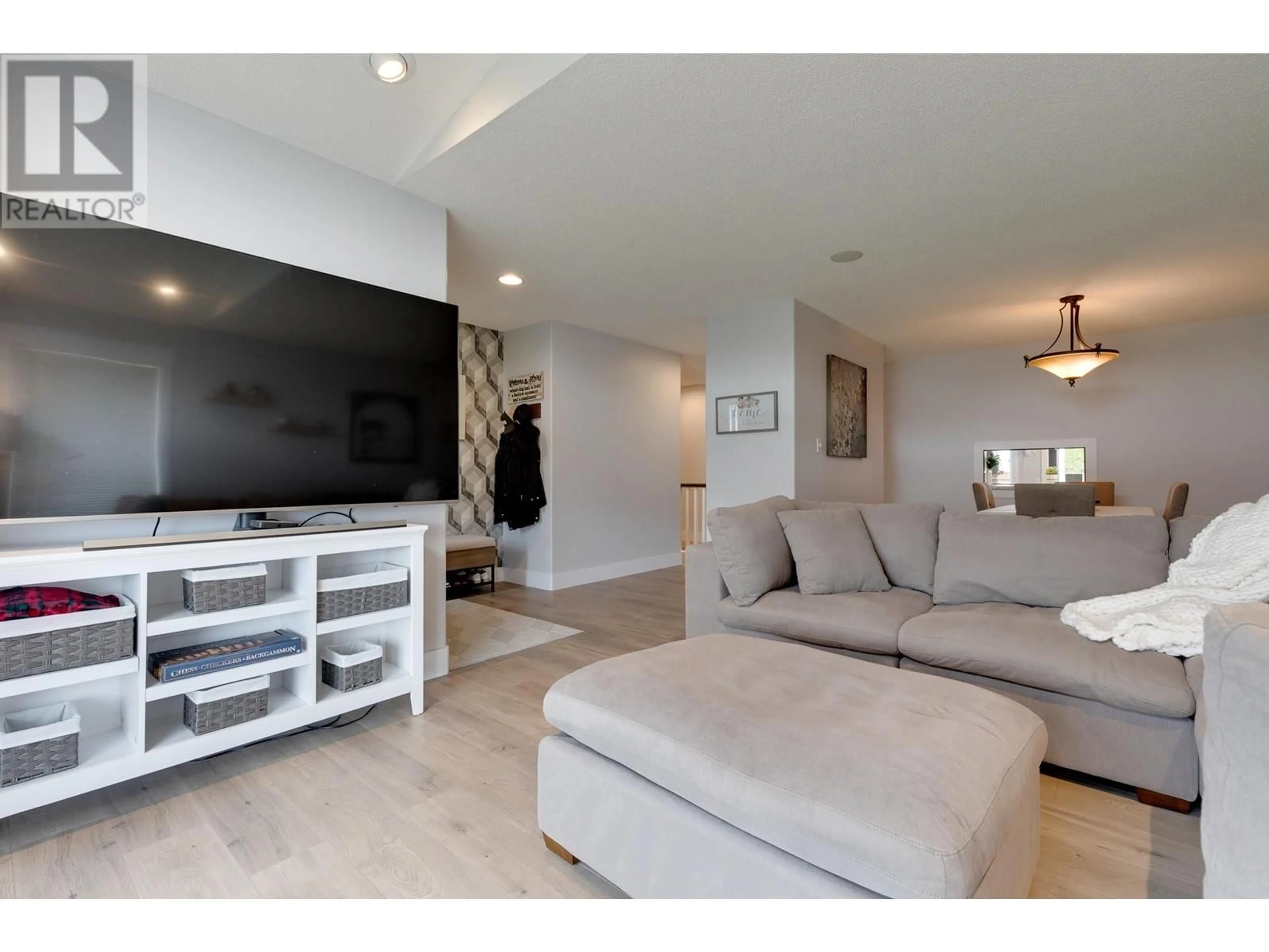 Living room with furniture, unknown for 2600 PARENT ROAD, Prince George British Columbia V2N5G3