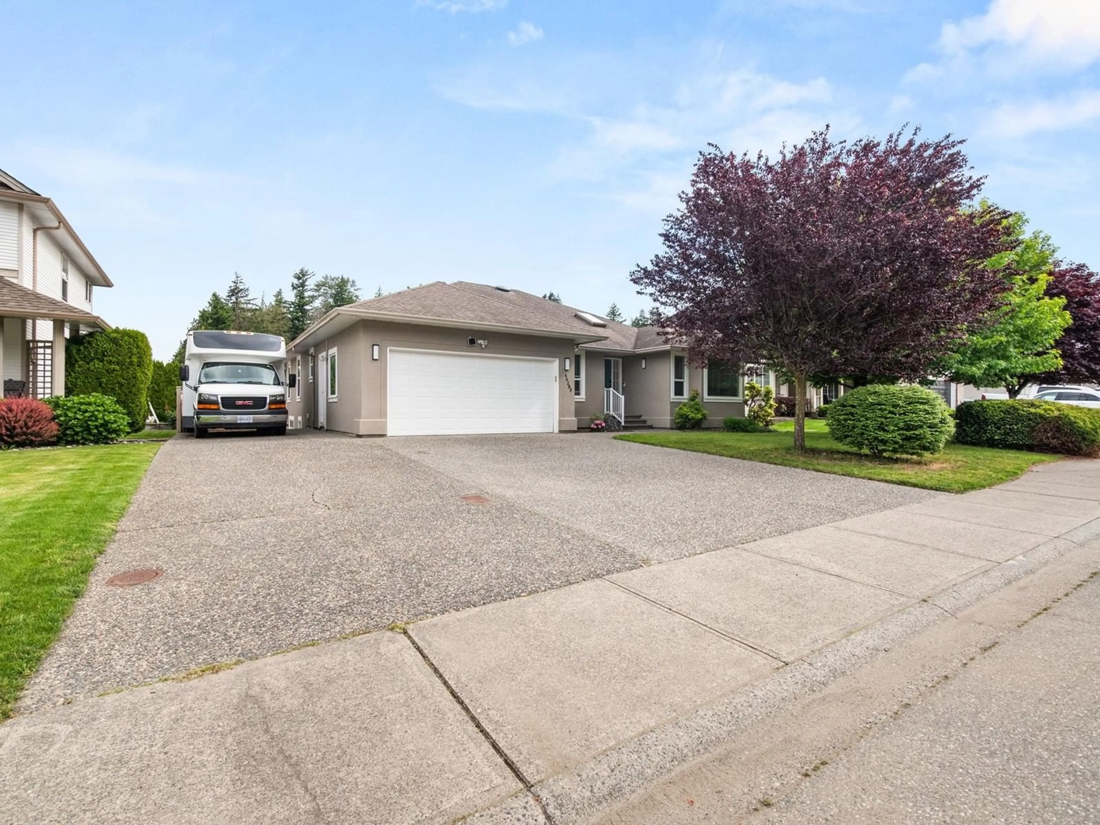 Home with vinyl exterior material, street for 44389 ELSIE PLACE, Chilliwack British Columbia V2R5L1
