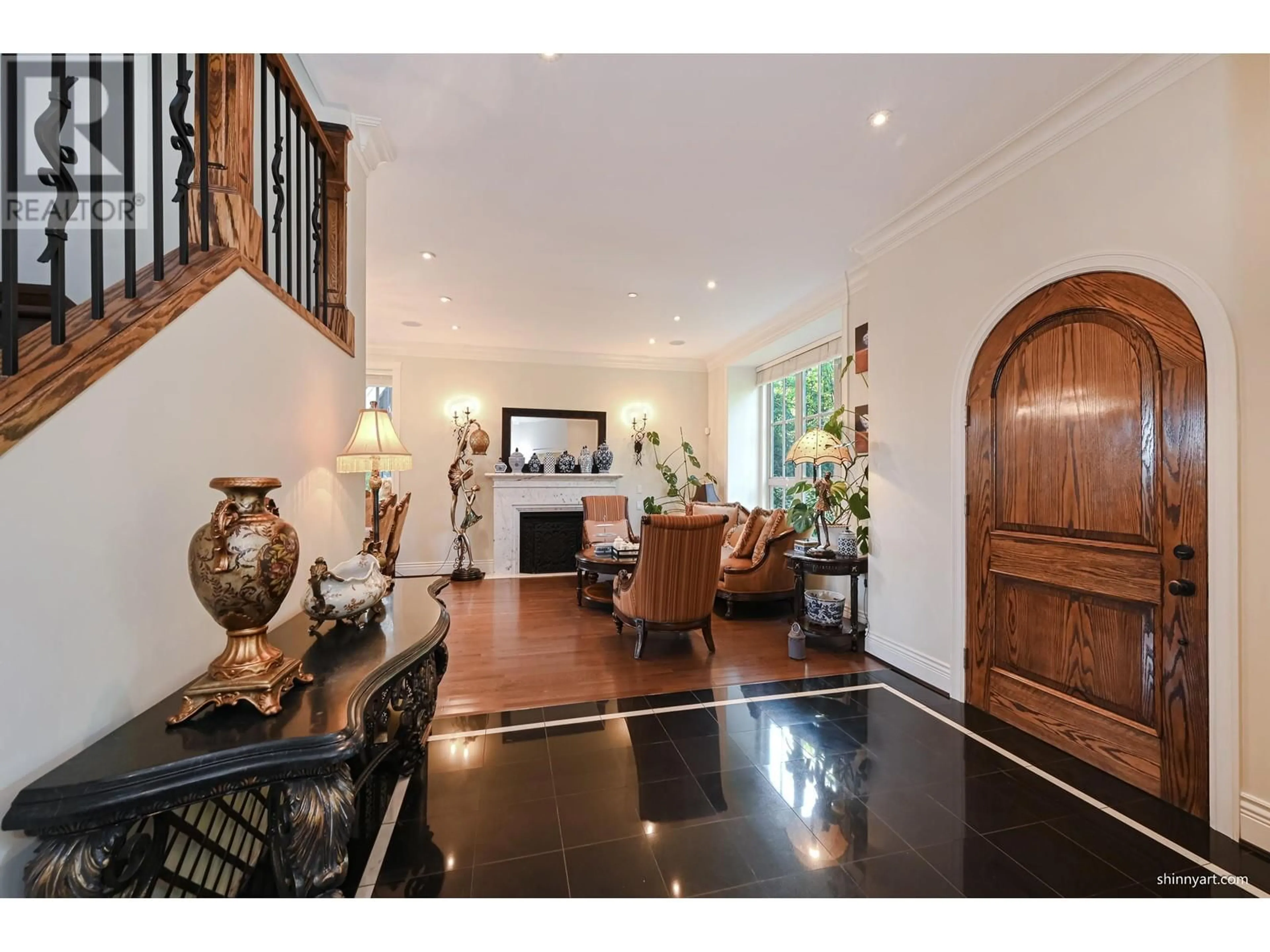 Indoor foyer for 4038 33RD AVENUE, Vancouver British Columbia V6N2J1