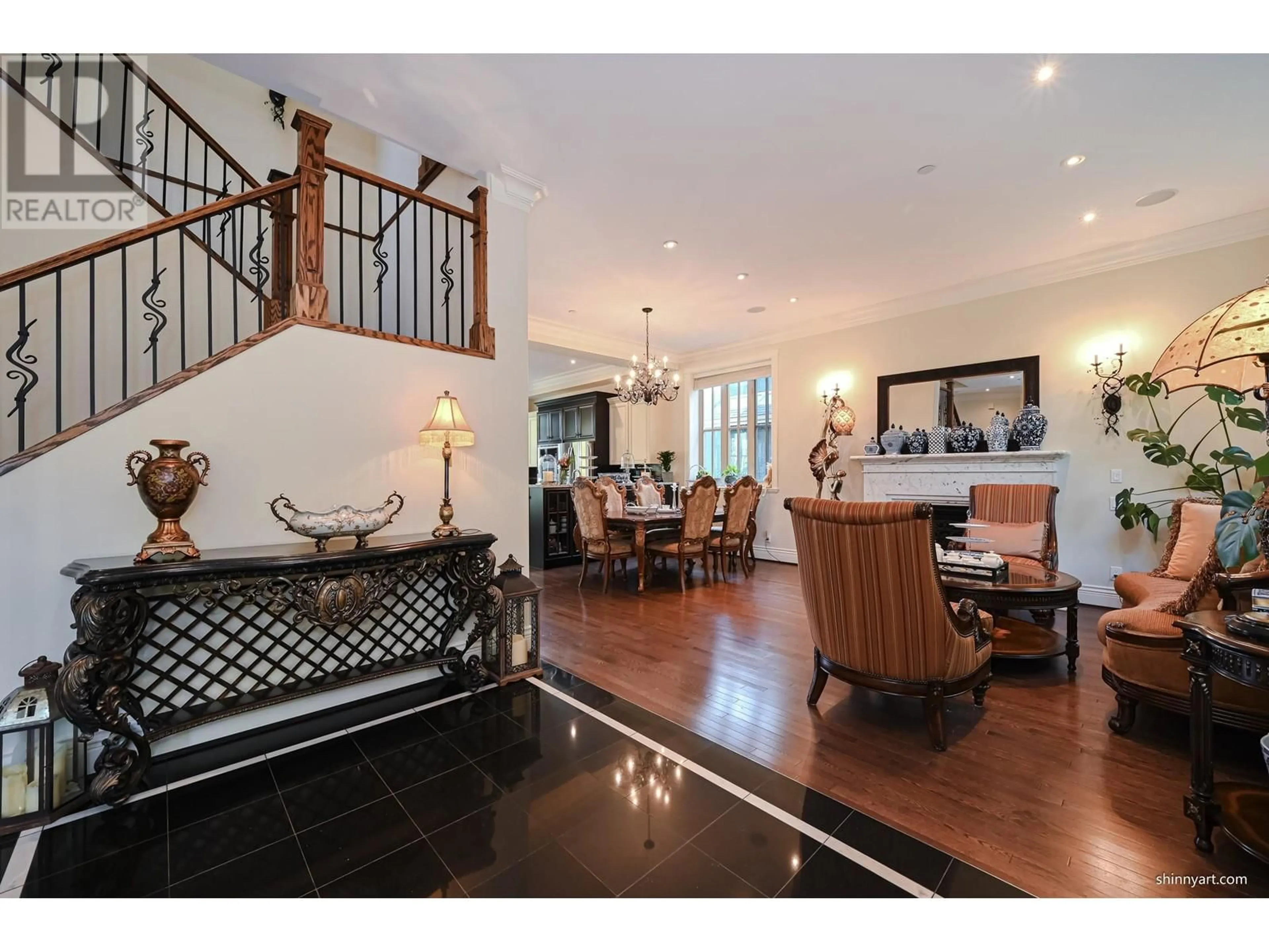 Indoor foyer for 4038 33RD AVENUE, Vancouver British Columbia V6N2J1