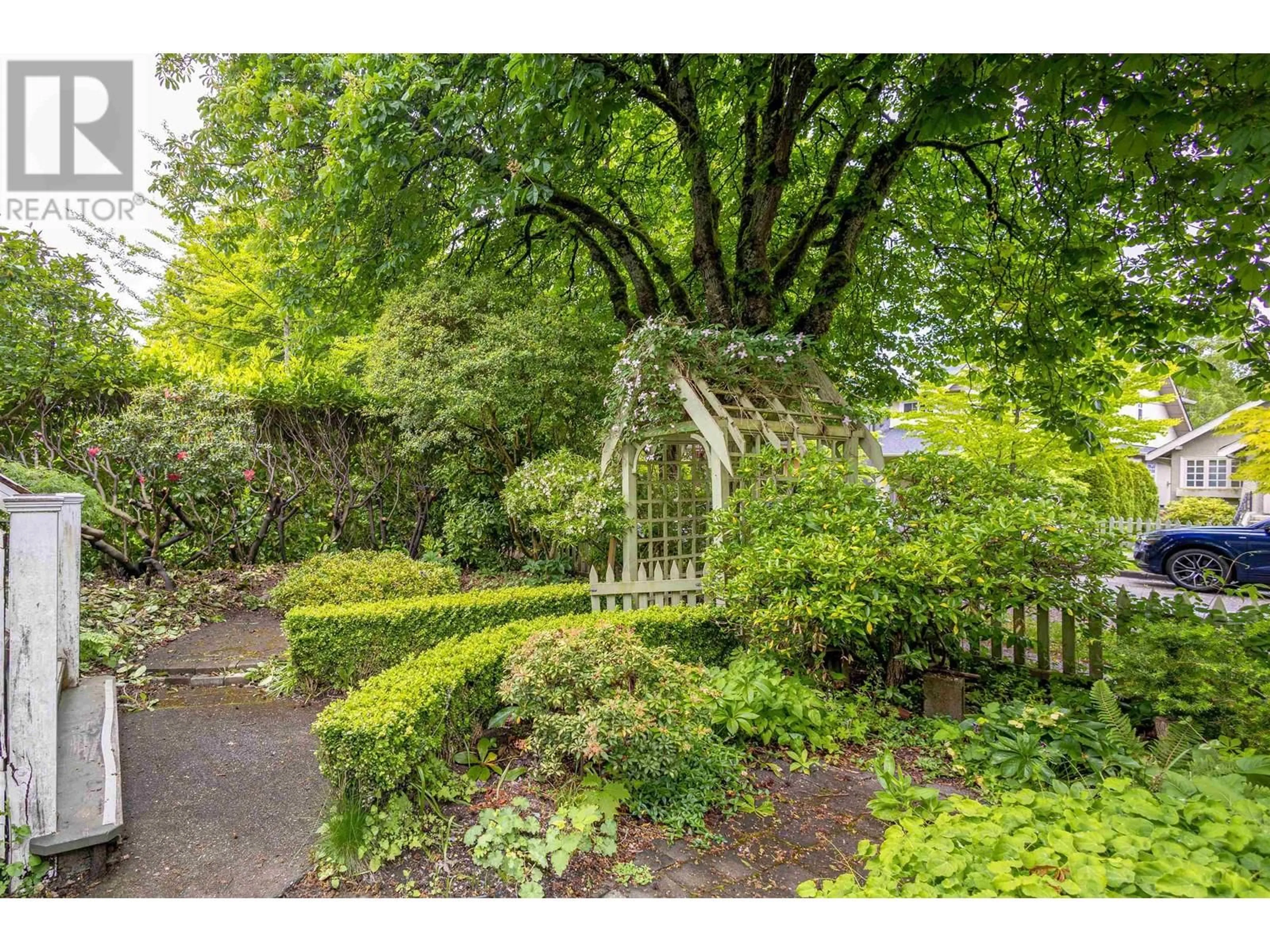 Unknown for 3012 14TH AVENUE, Vancouver British Columbia V6K2X8