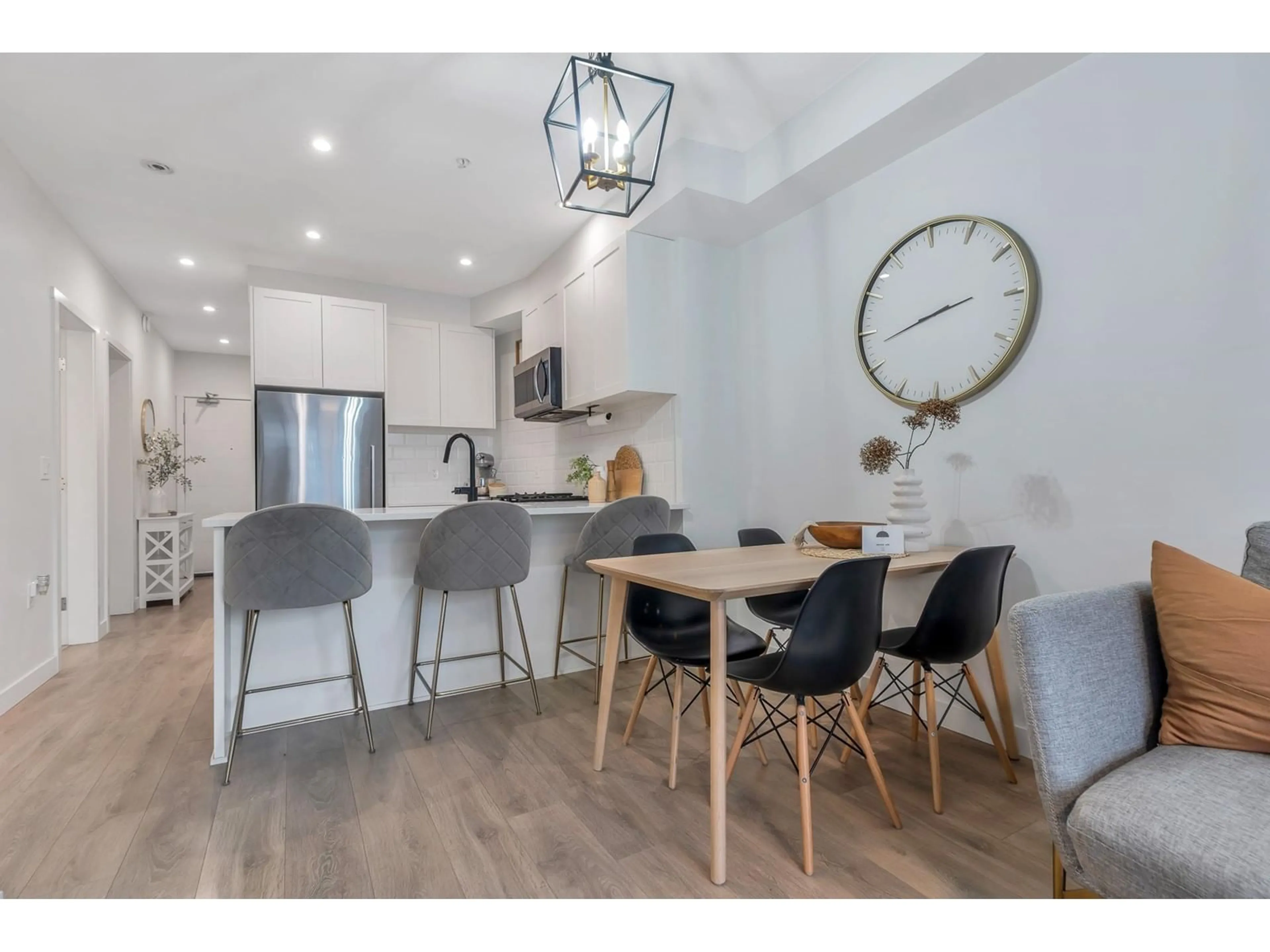 Open concept kitchen, unknown for 102 - 5415 BRYDON, Langley British Columbia V3A0N4