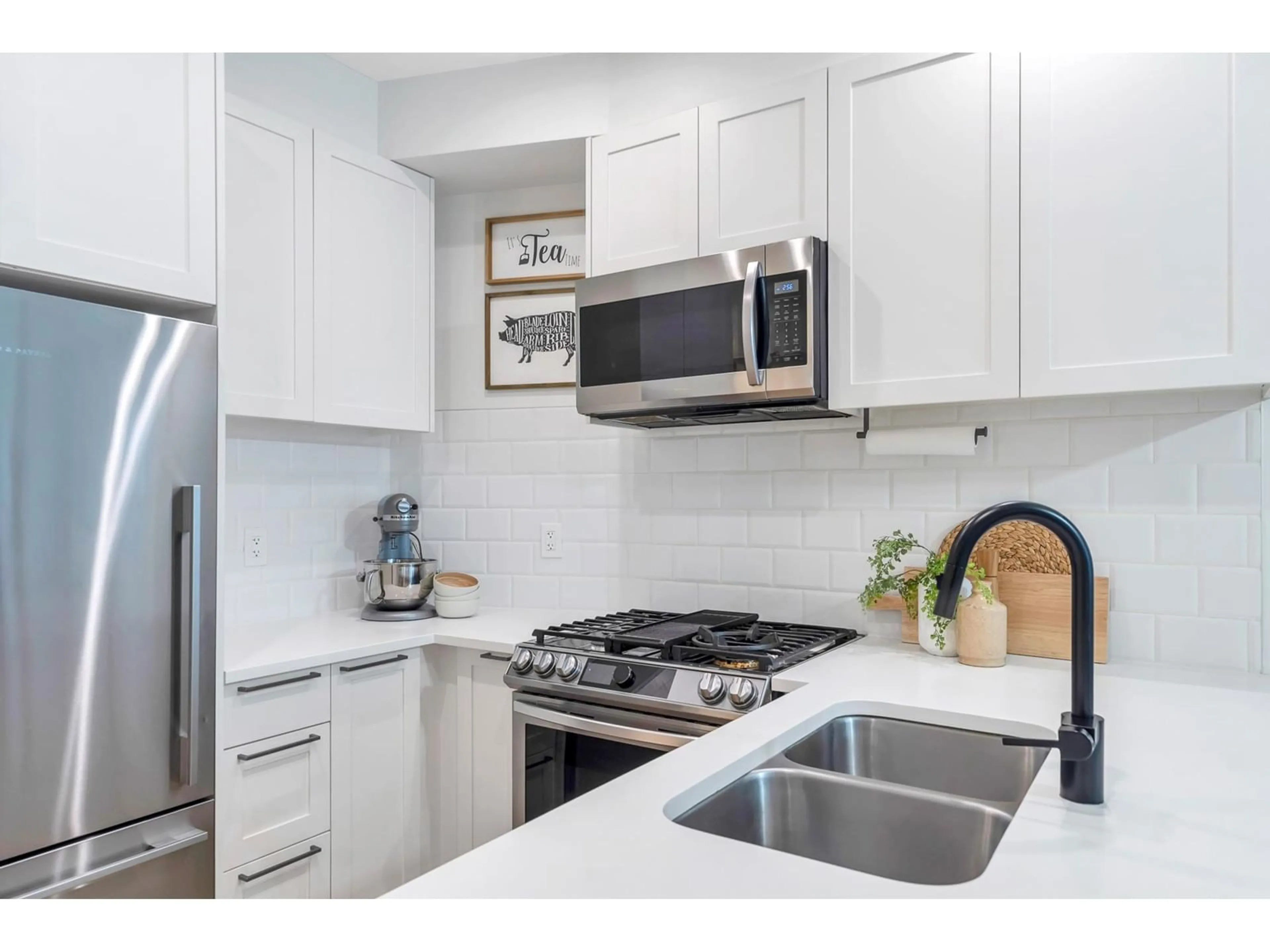 Standard kitchen, unknown for 102 - 5415 BRYDON, Langley British Columbia V3A0N4