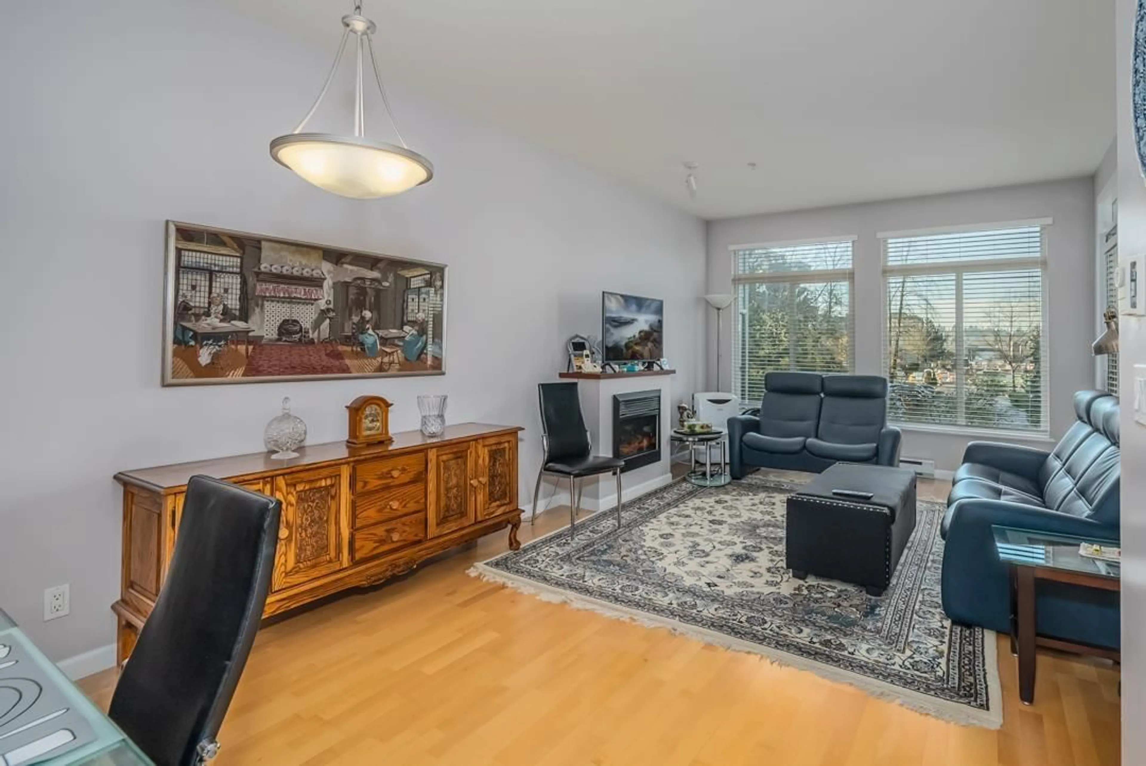 Living room with furniture, unknown for 209 - 15380 102A, Surrey British Columbia V3R0B3