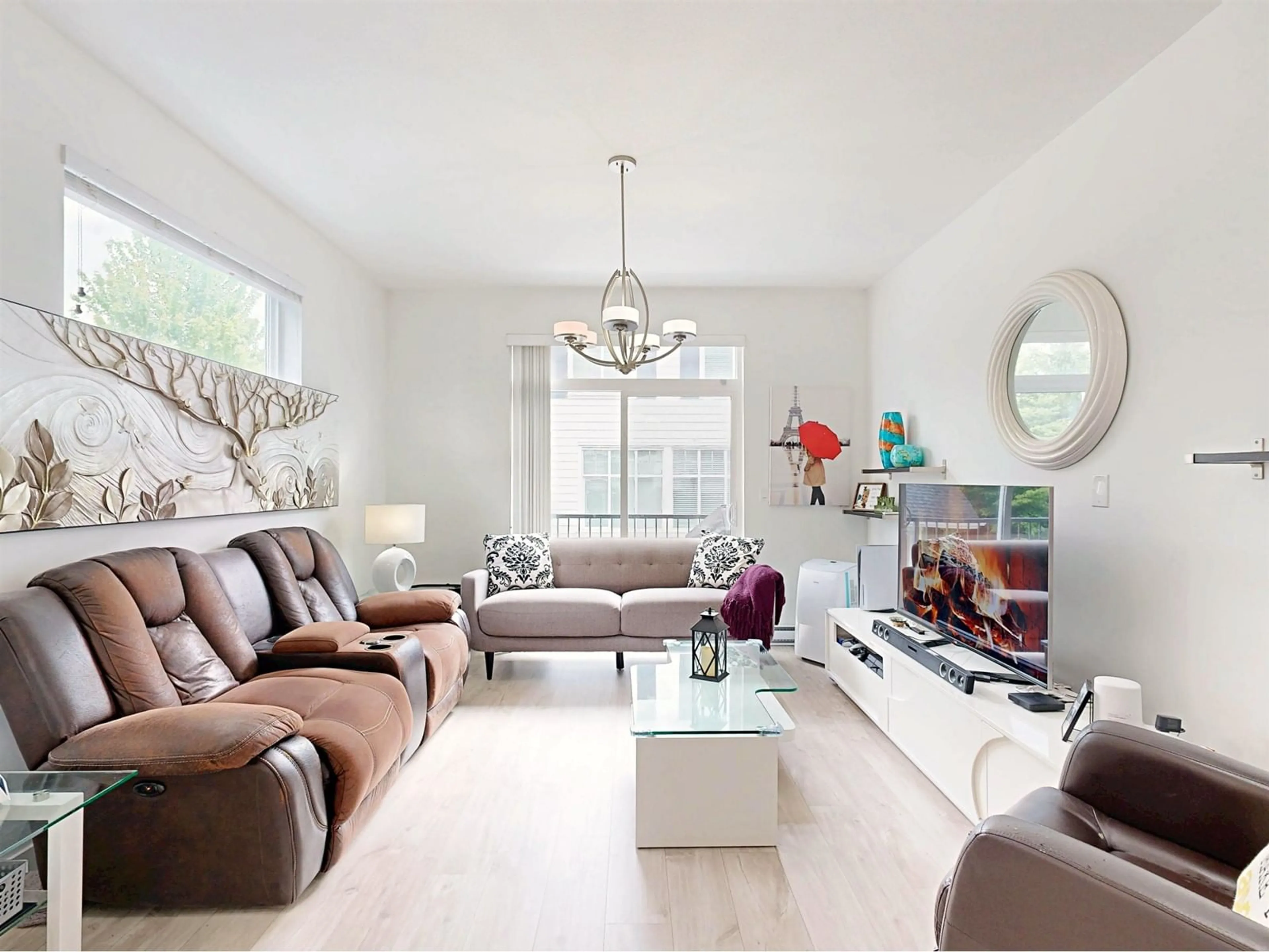 Living room with furniture, unknown for 5 - 2550 156, Surrey British Columbia V4P1C8